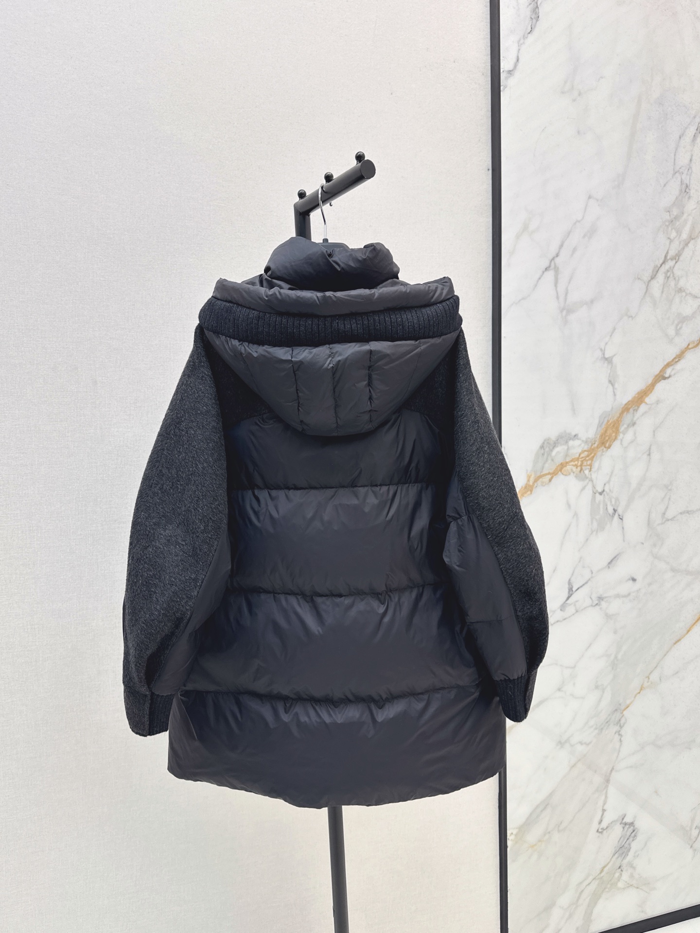 Max 26fw knit contract hooded down jacket