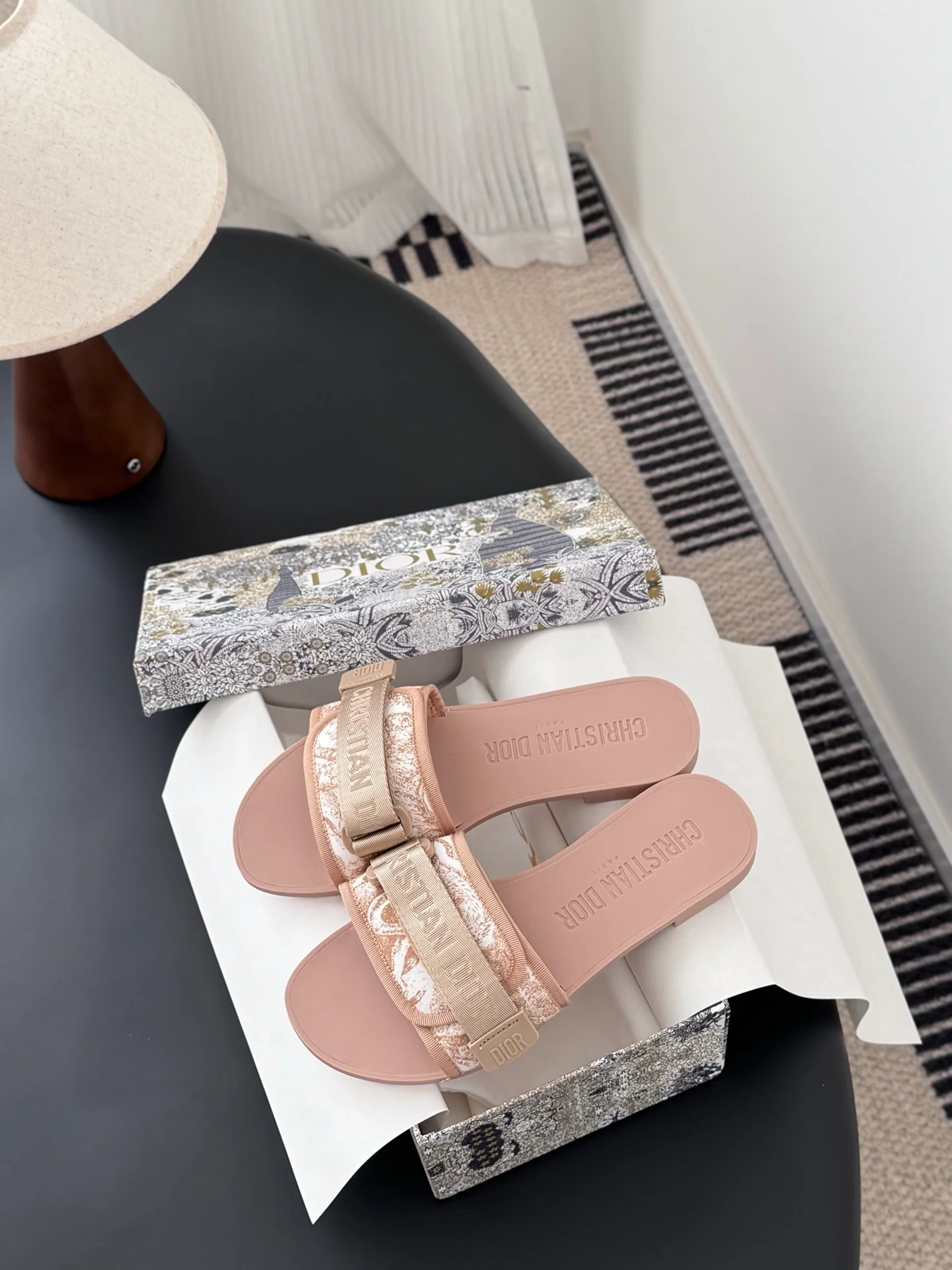 CD 25fw sandals