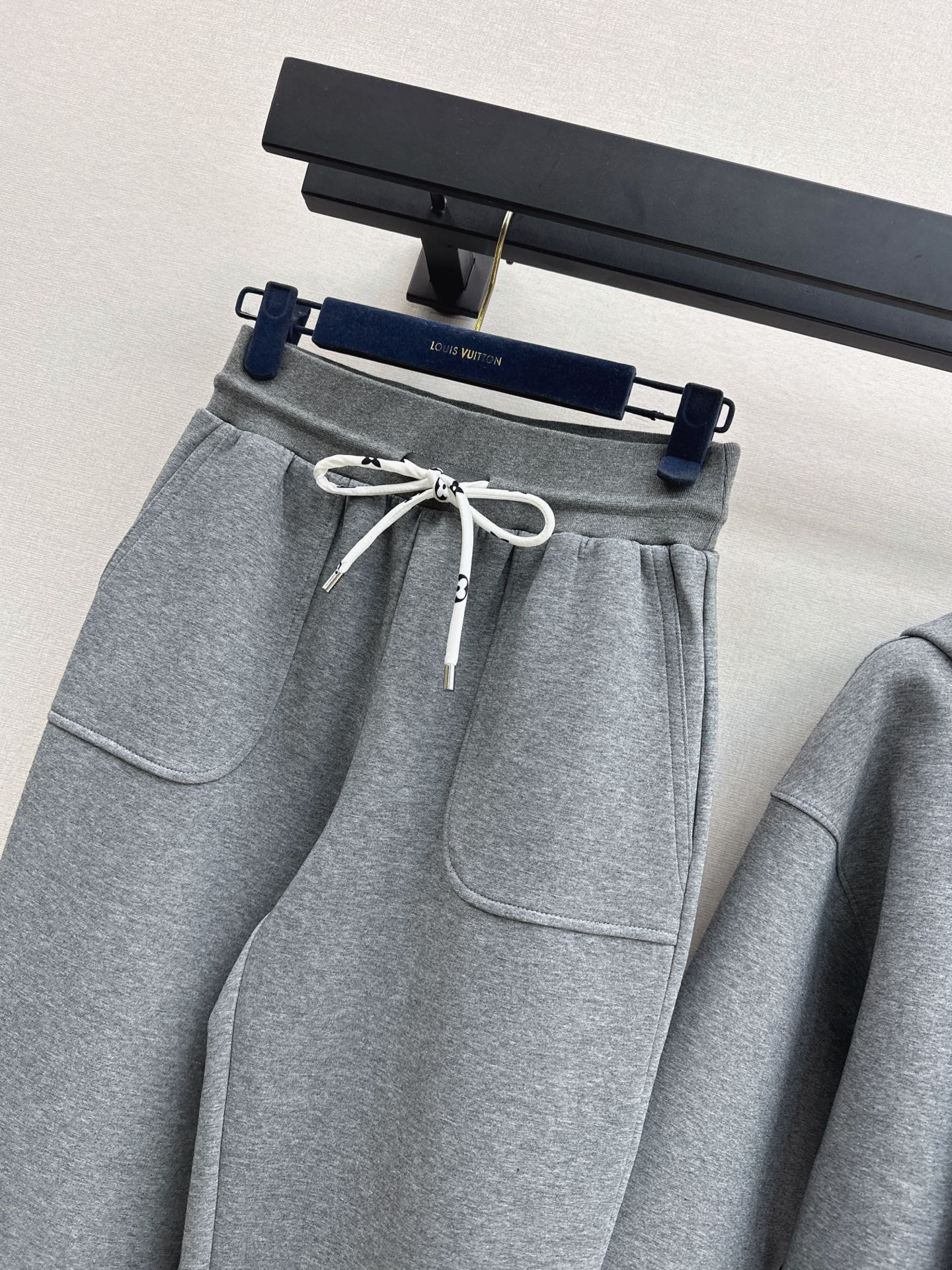 Loui 26fw scarf hhdie pants sets