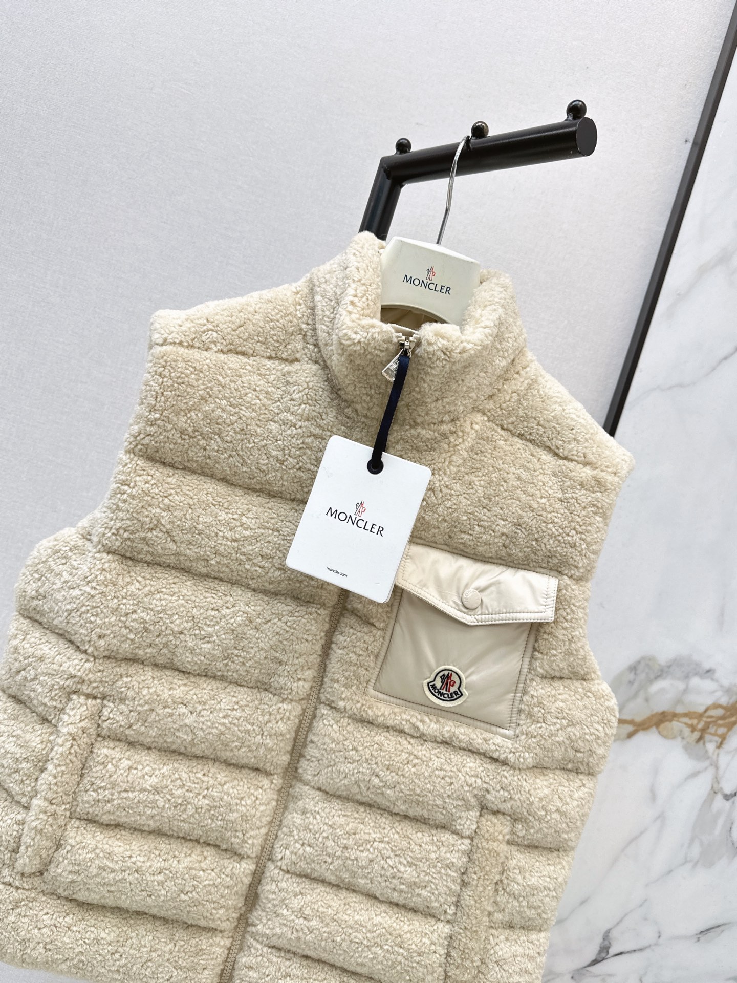 Monc 26fw shearling-fleece down vest