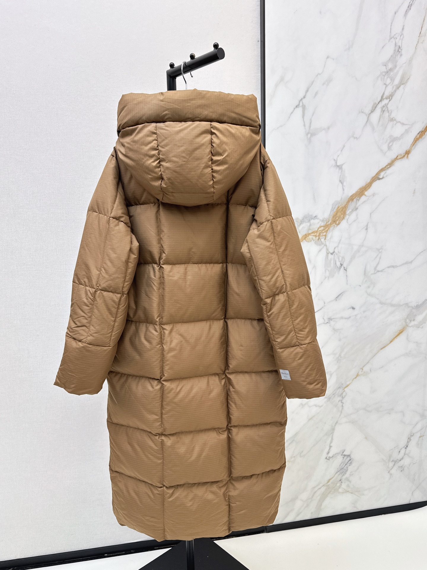 Max 26fw hooded long down jacket