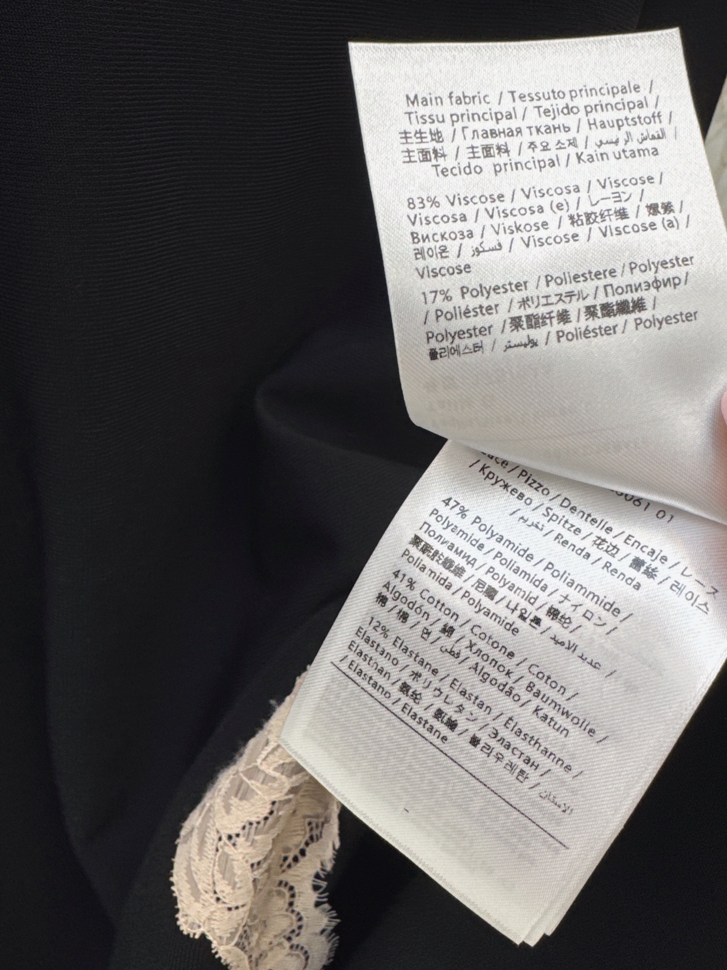 Valen 26fw lace contract knit dress