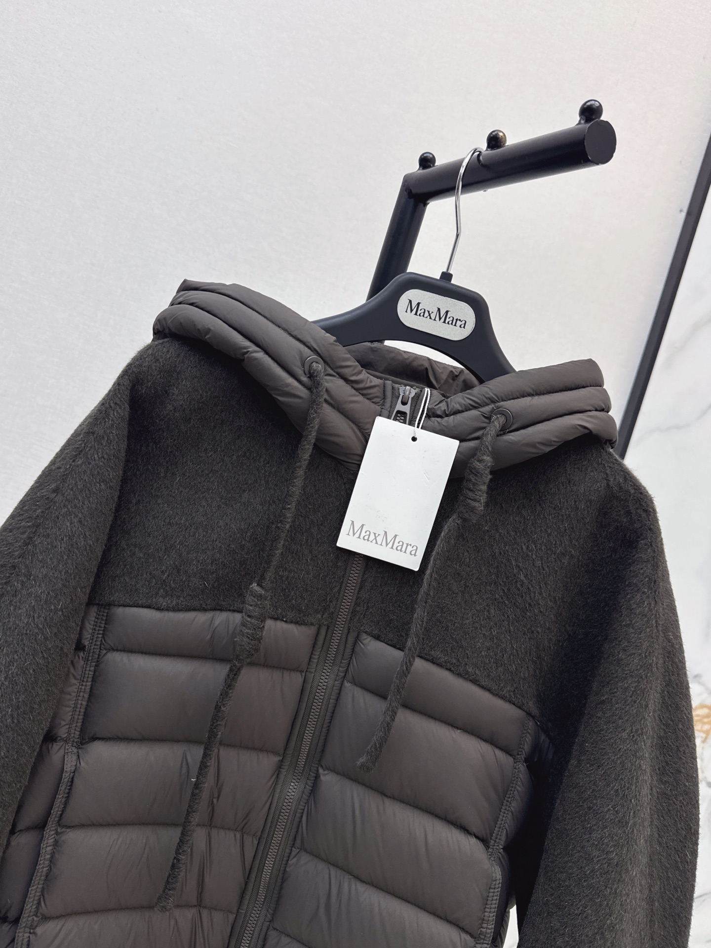 Max 26fw knit contract down jacket