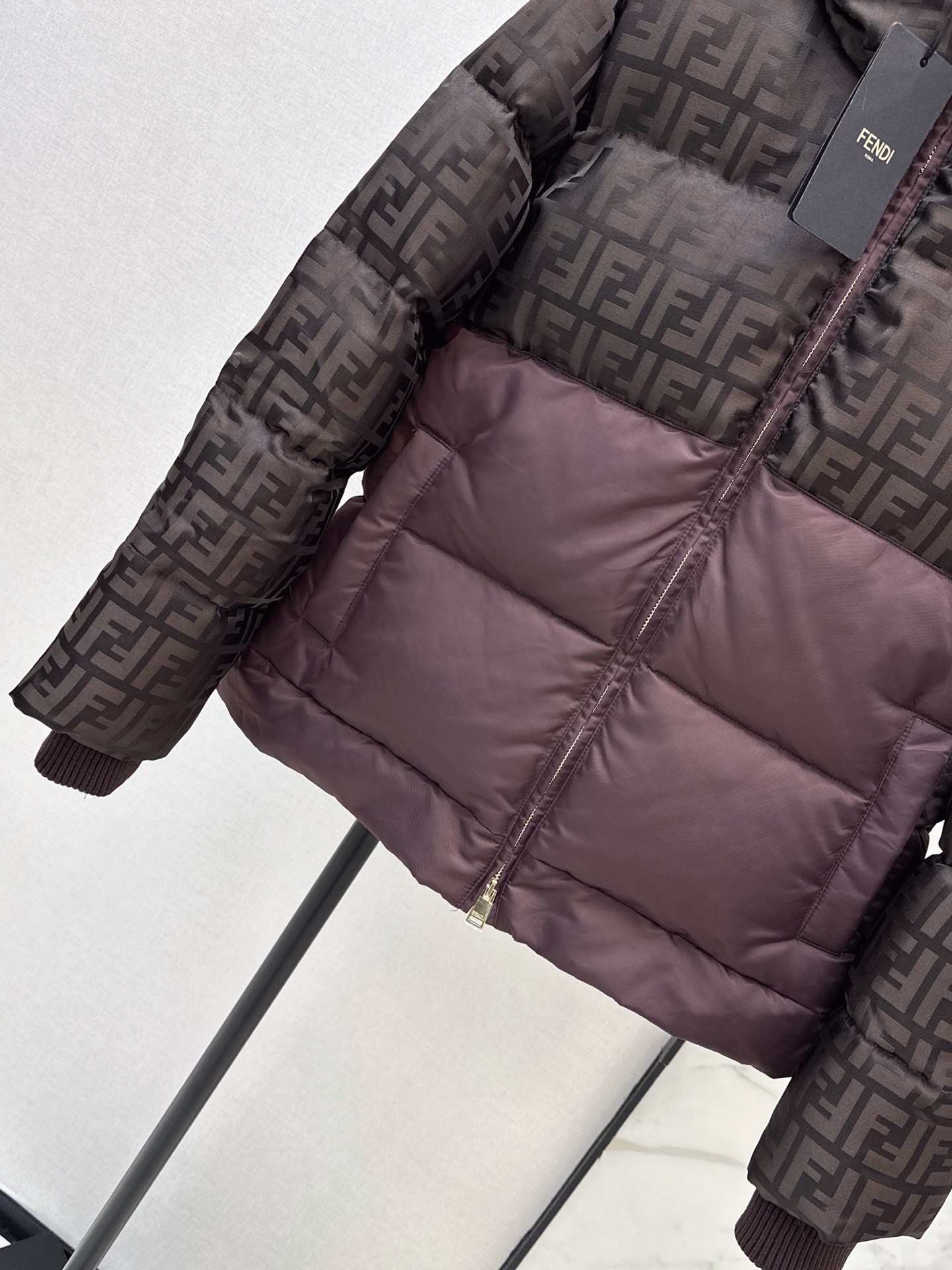Fen 26fw jacquard hooded down jacket