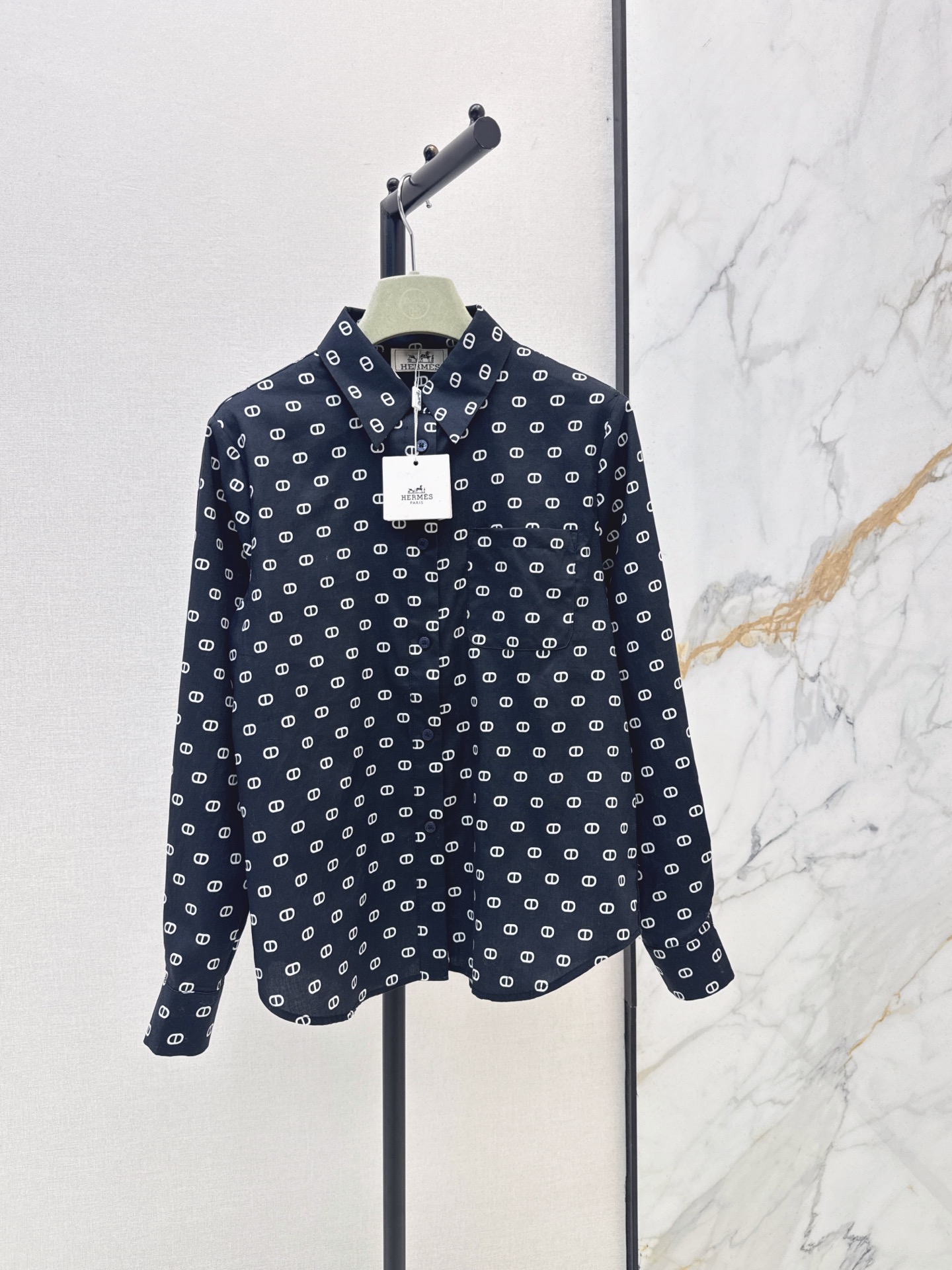Her 26fw print shirt