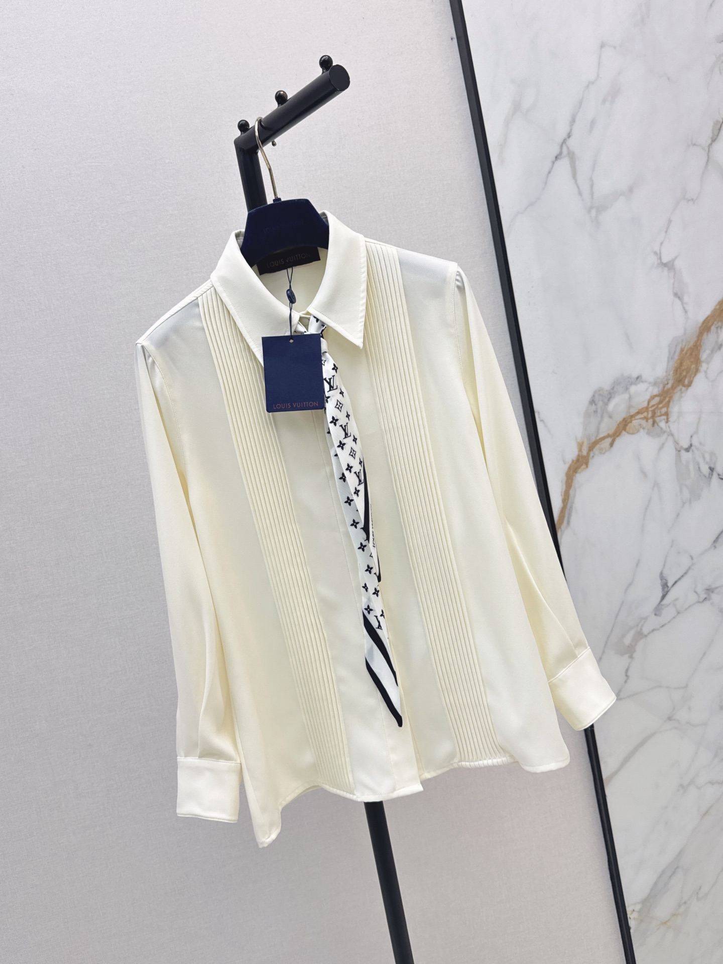 Loui 26fw scraf ribbon shirt