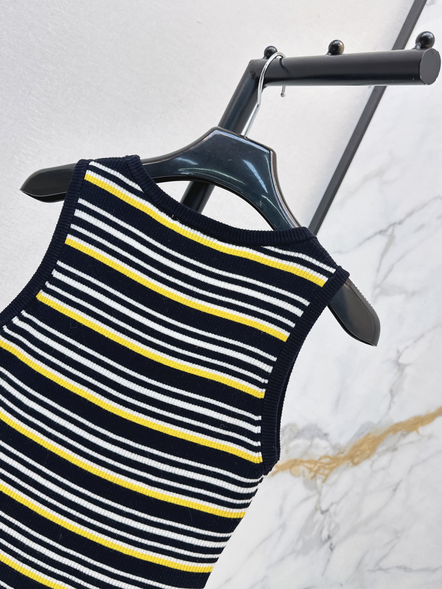 Sain 26fw stripe knit vest