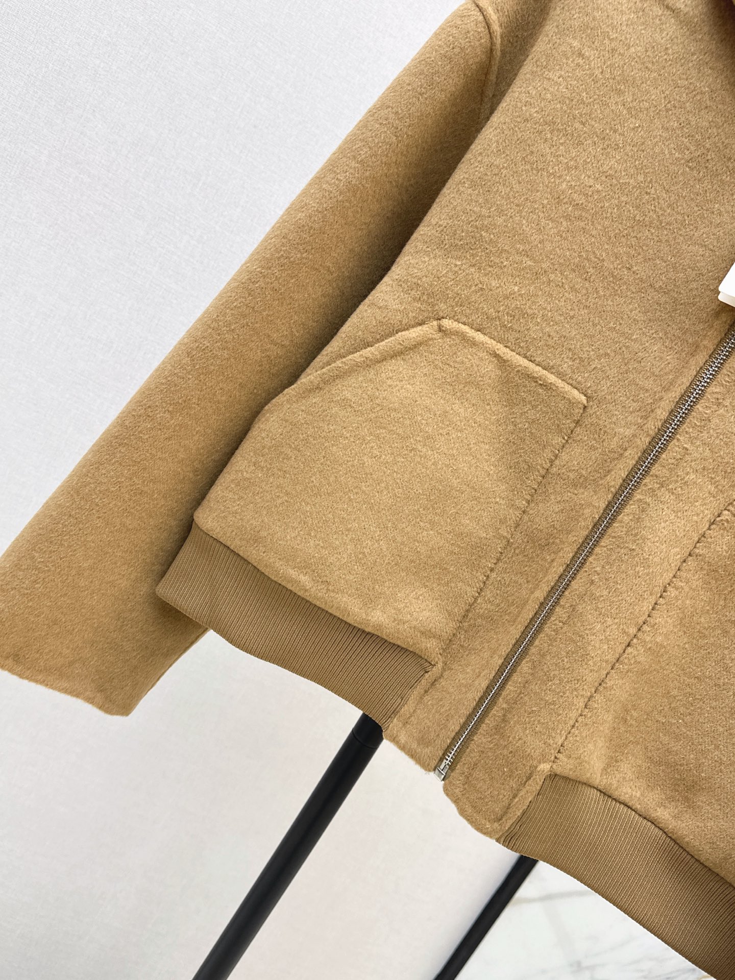 Her 26fw cashmere jacket