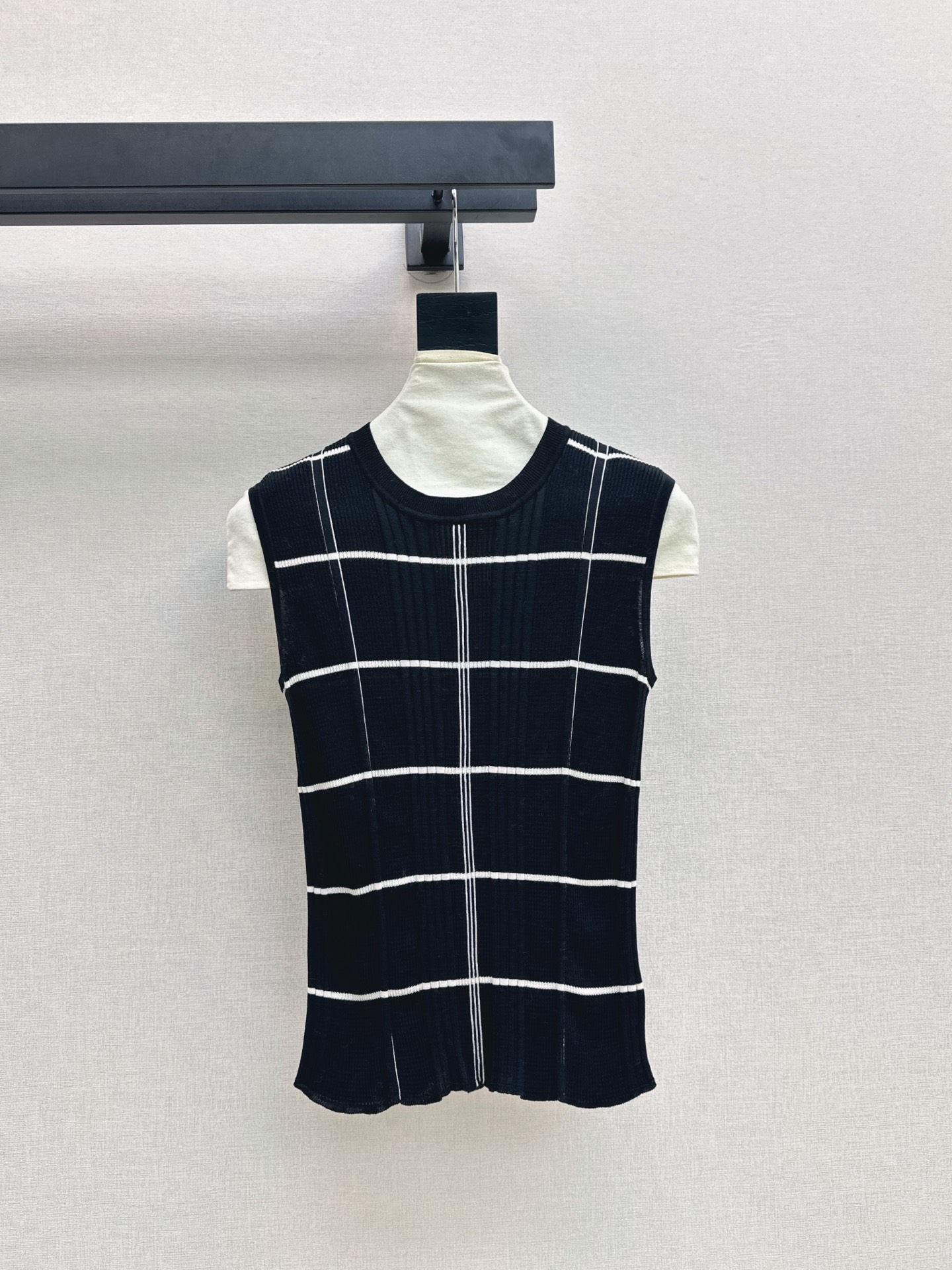 Max 26fw check knit vest