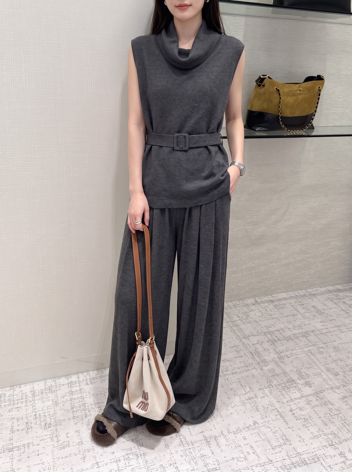 Her 26fw belted knit sleeveless top pants sets