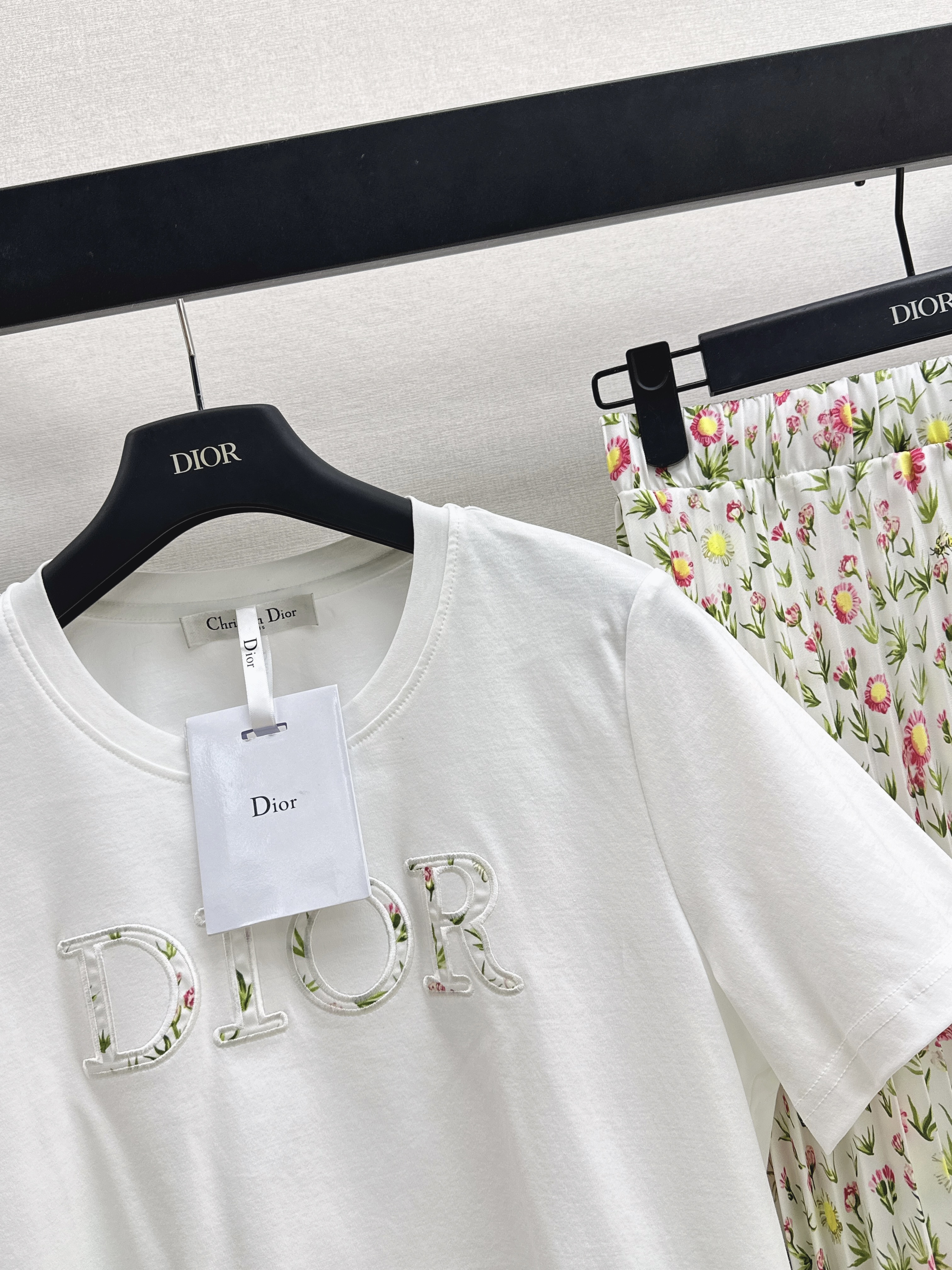 CD 26ss t-shirt & print skirt sets