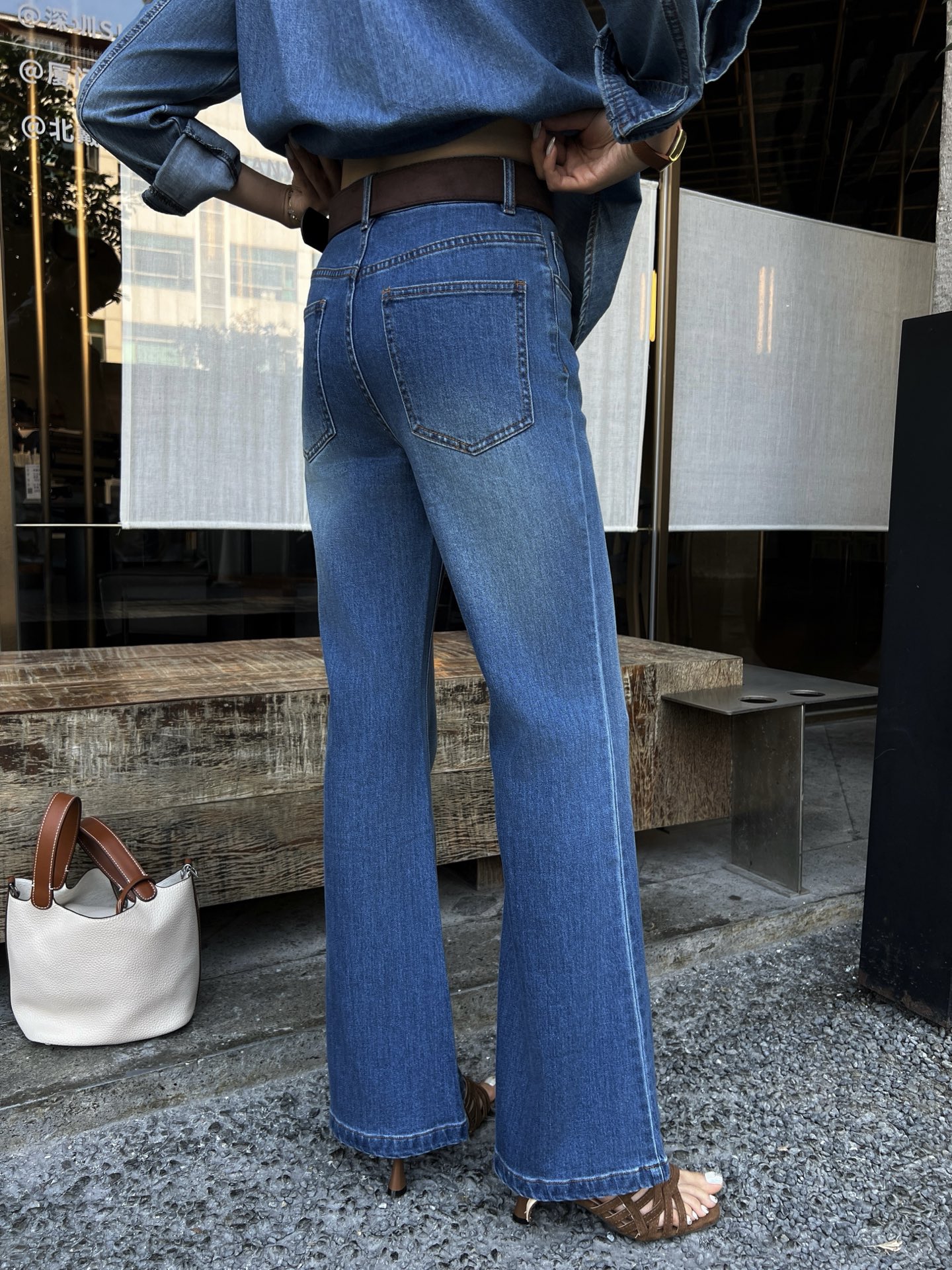 Brun 26fw belted flared jeans