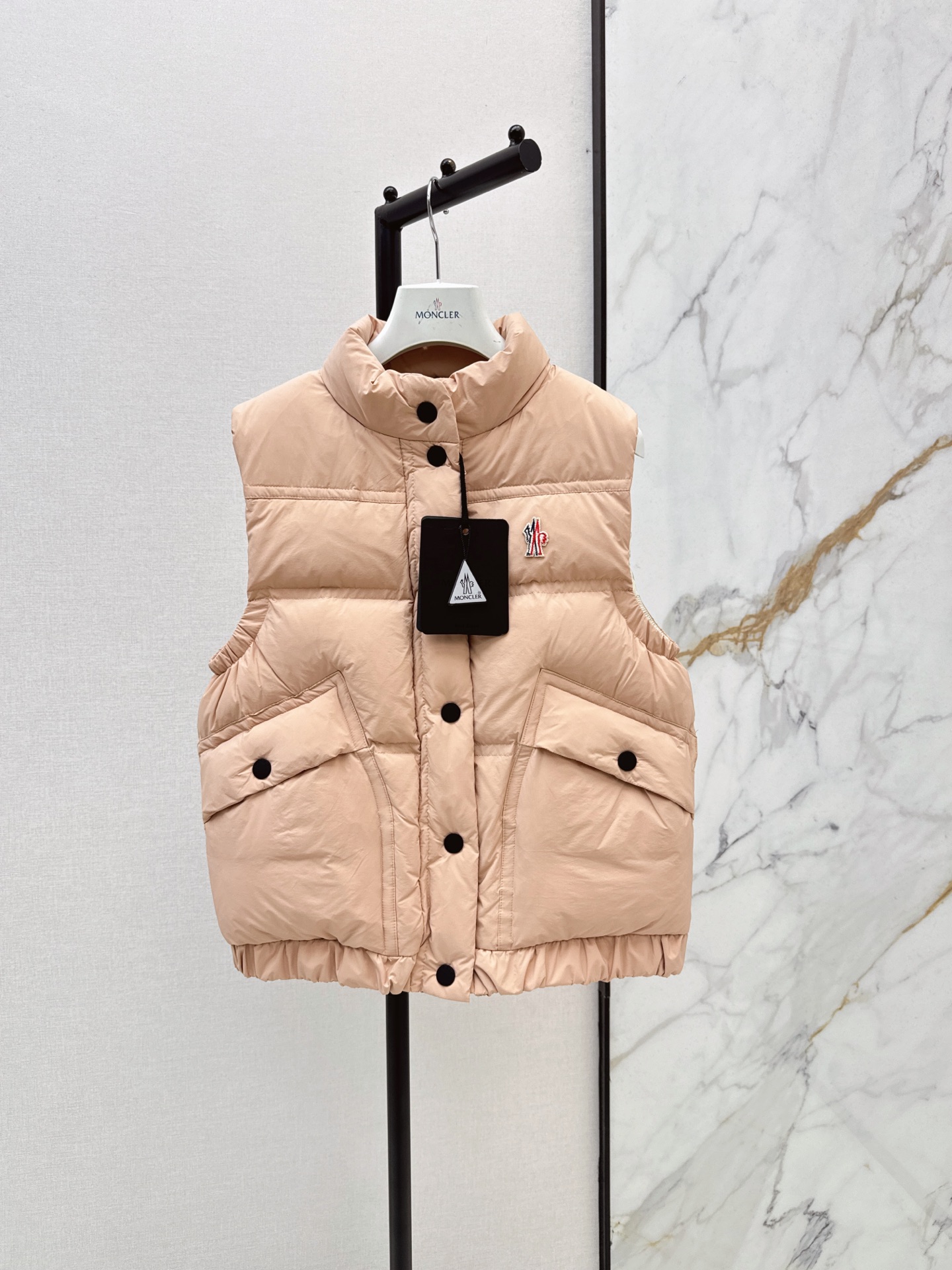 Monc 26fw down vest