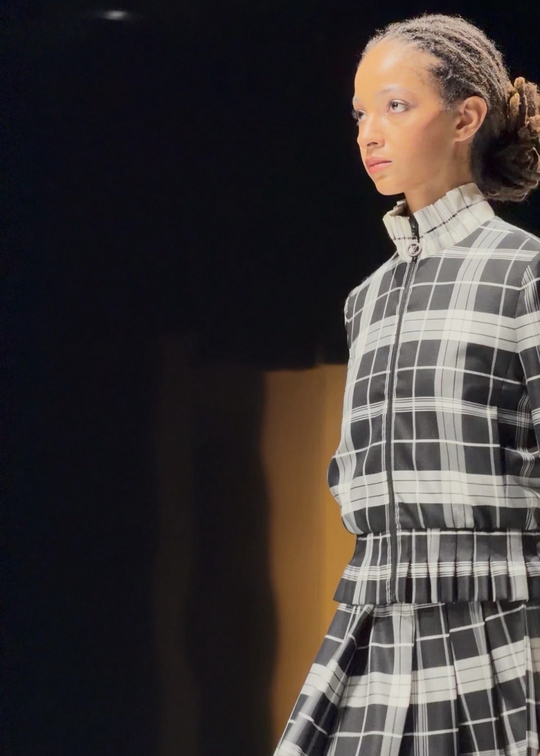 Loui 26fw check cropped jacket