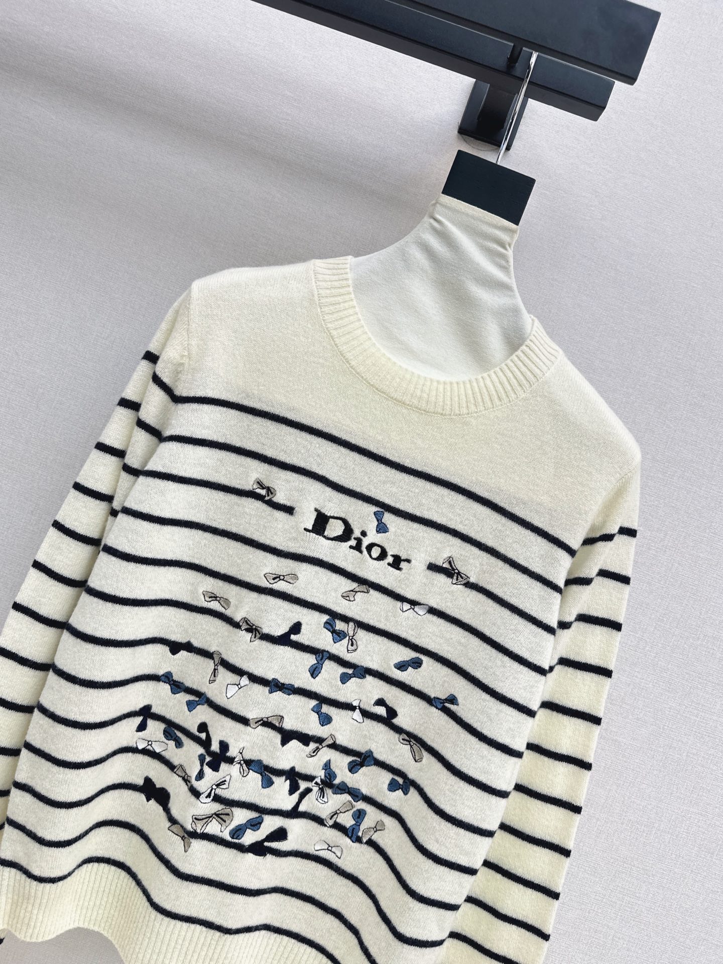 CD 26fw stripe bow knit sweater
