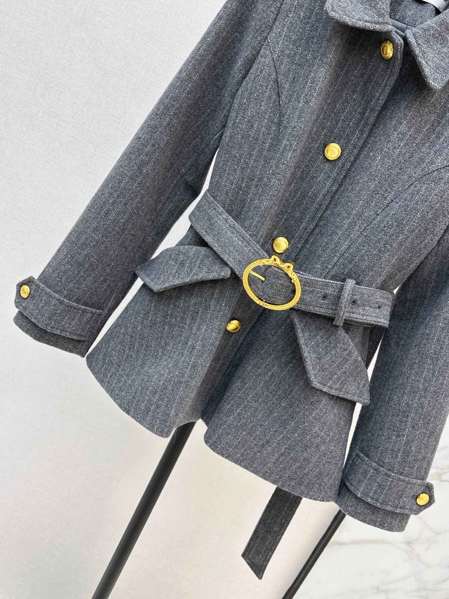 CD 26fw  herringbone belted jacket