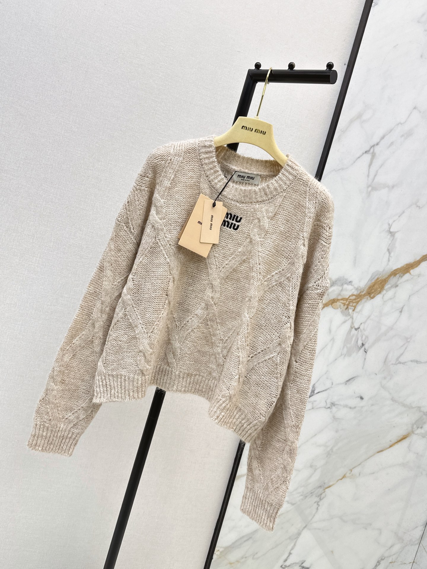 Miu 26fw letter embroidery sweater