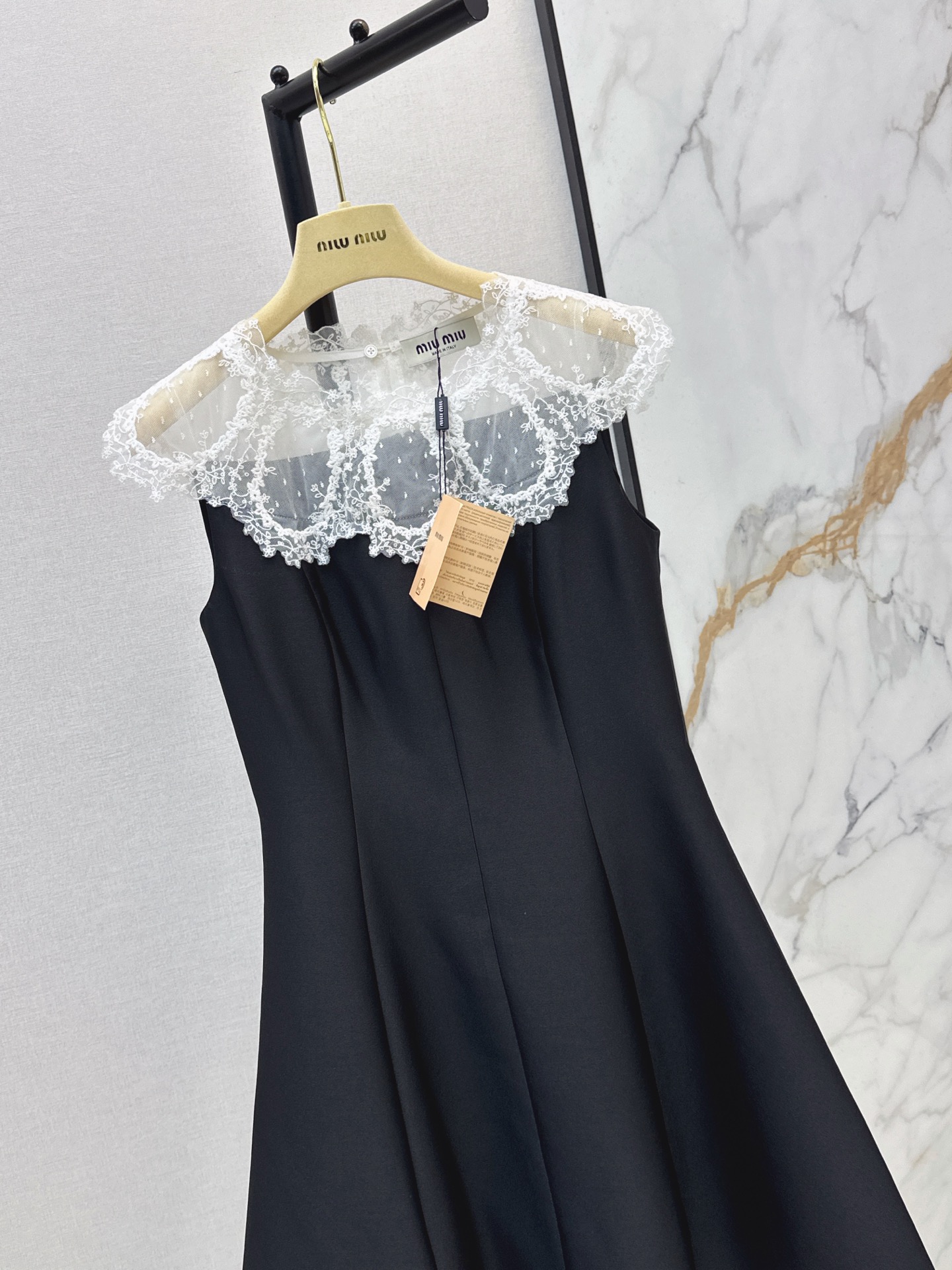 Miu 26ss lace contract dress