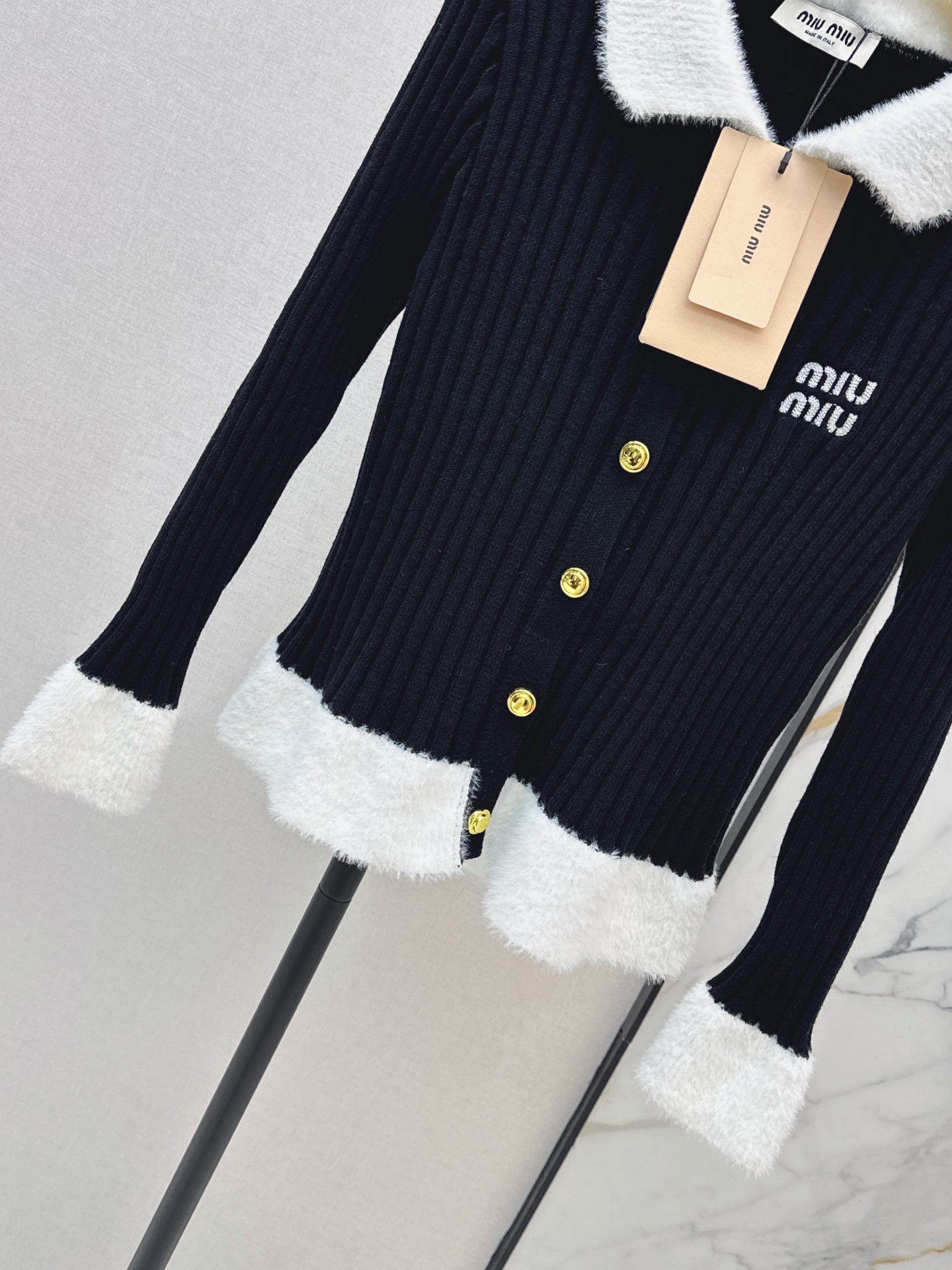 Miu 26fw ribbed knit cardigan