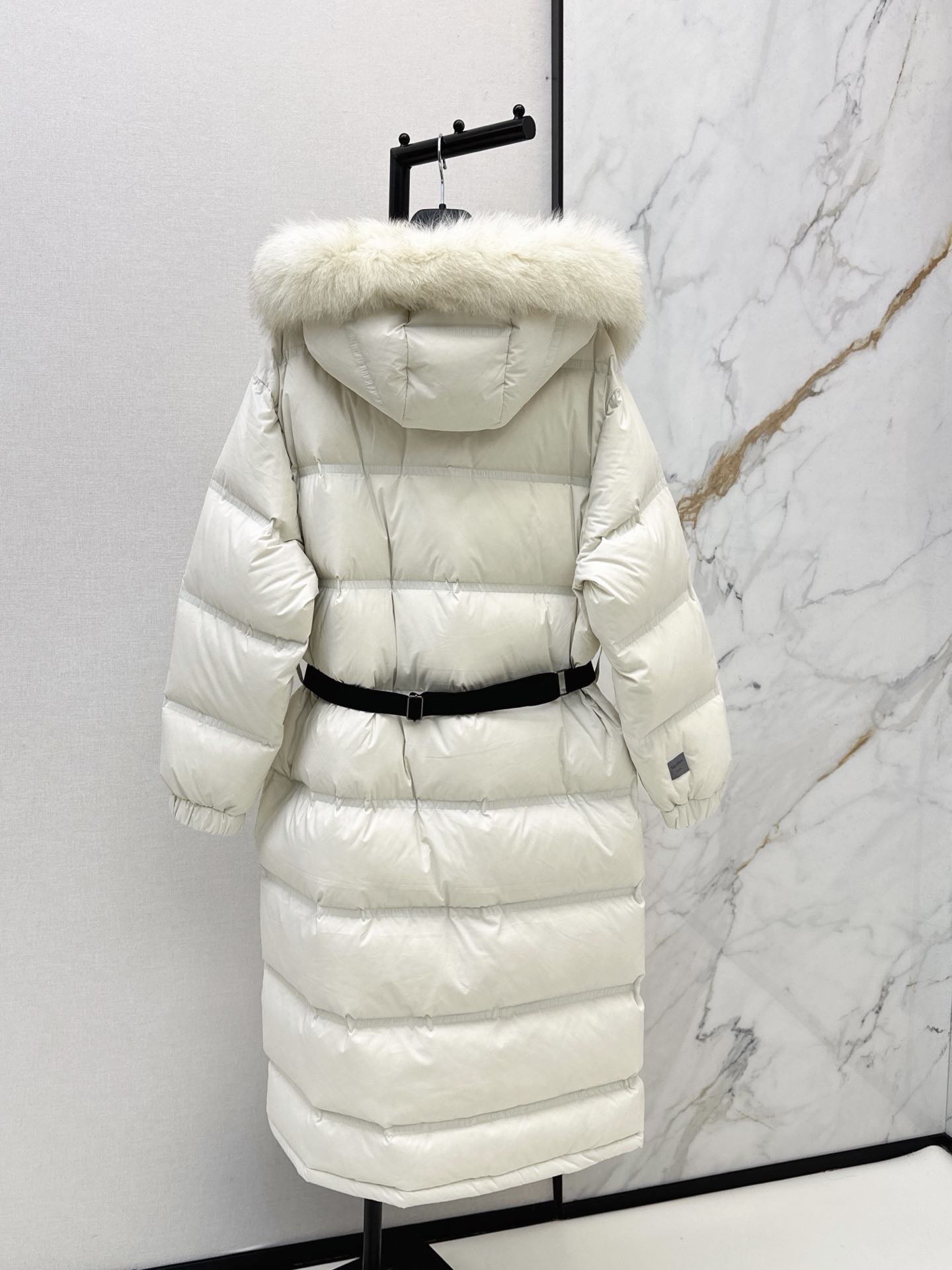 Max 26fw long belted hooded down jacket