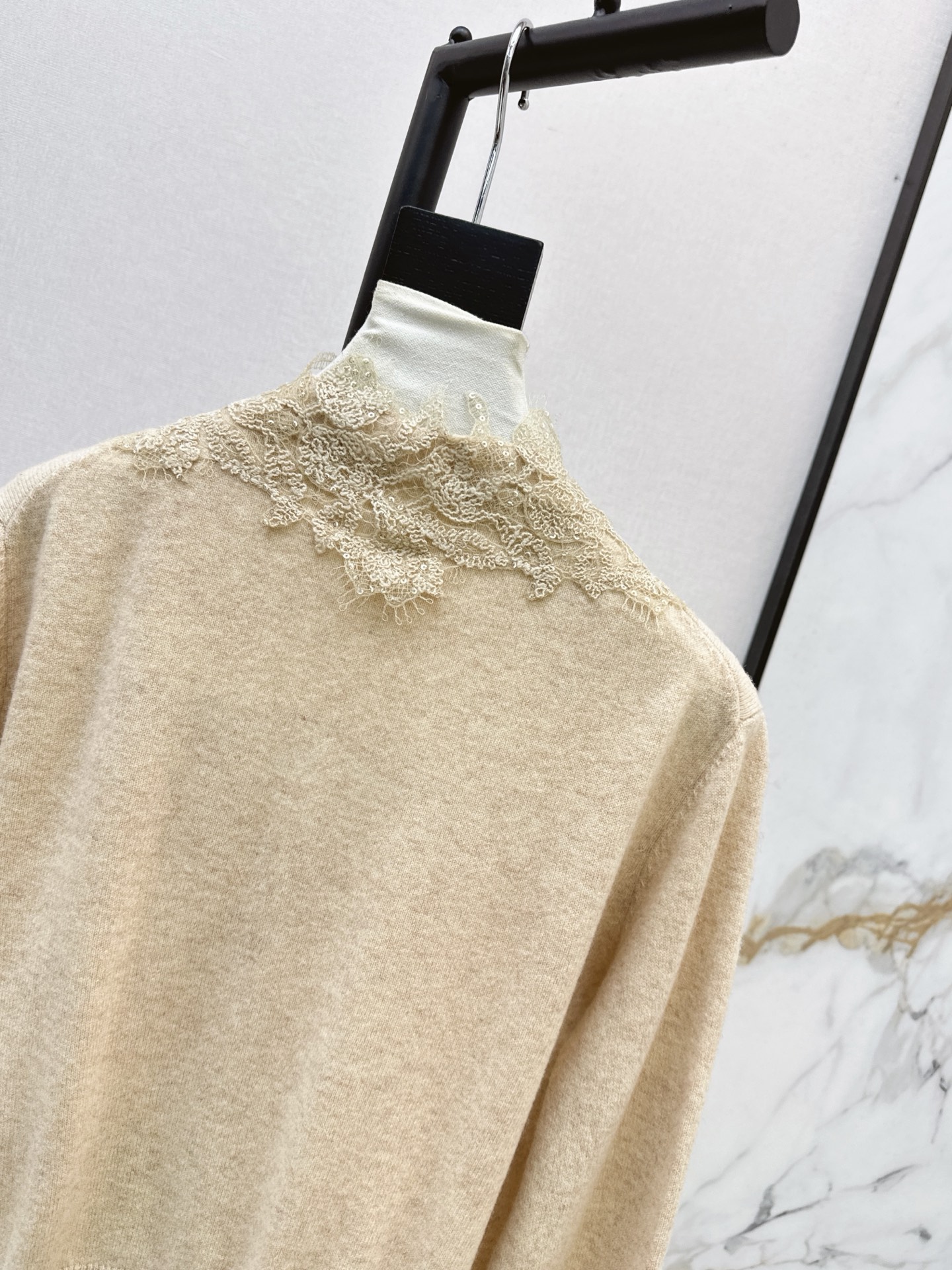 Miu 26fw lace contract knit cardigan