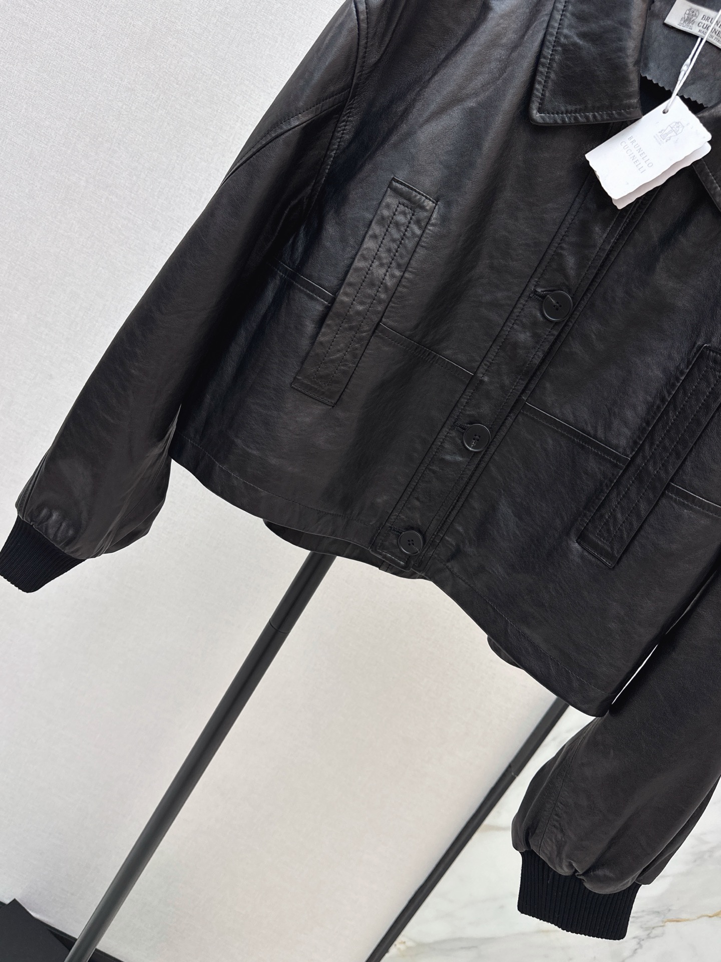 Brun 26fw cropped leather jacket