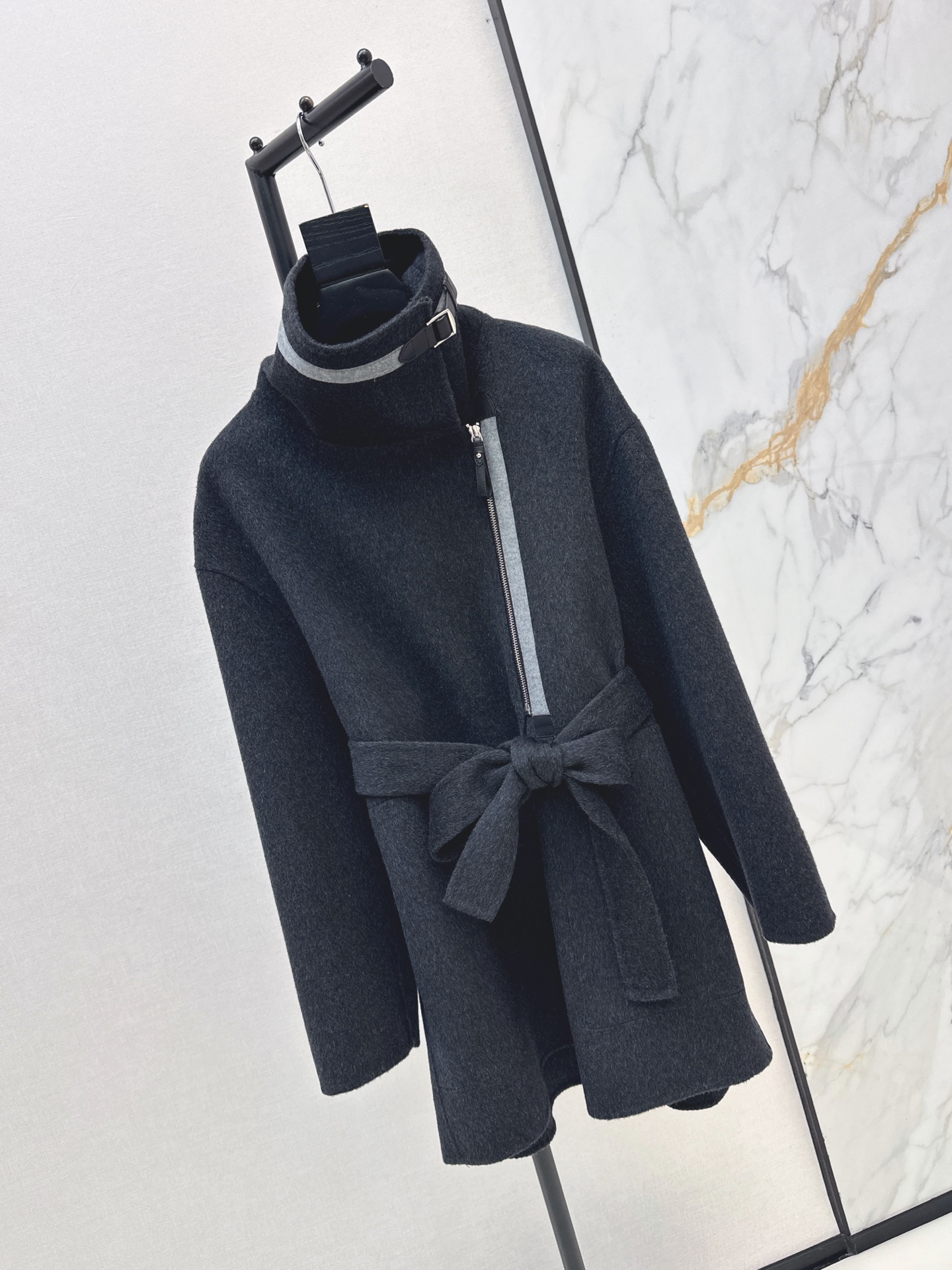 Her 26fw belted woolen jacket