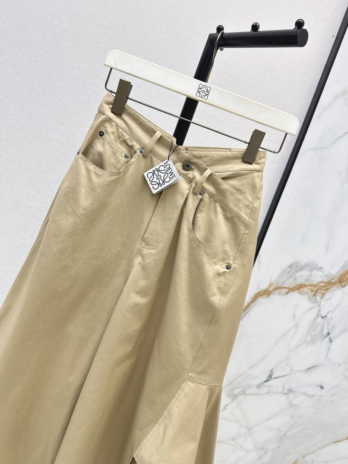 Loe 26fw asymmetric layered skirt