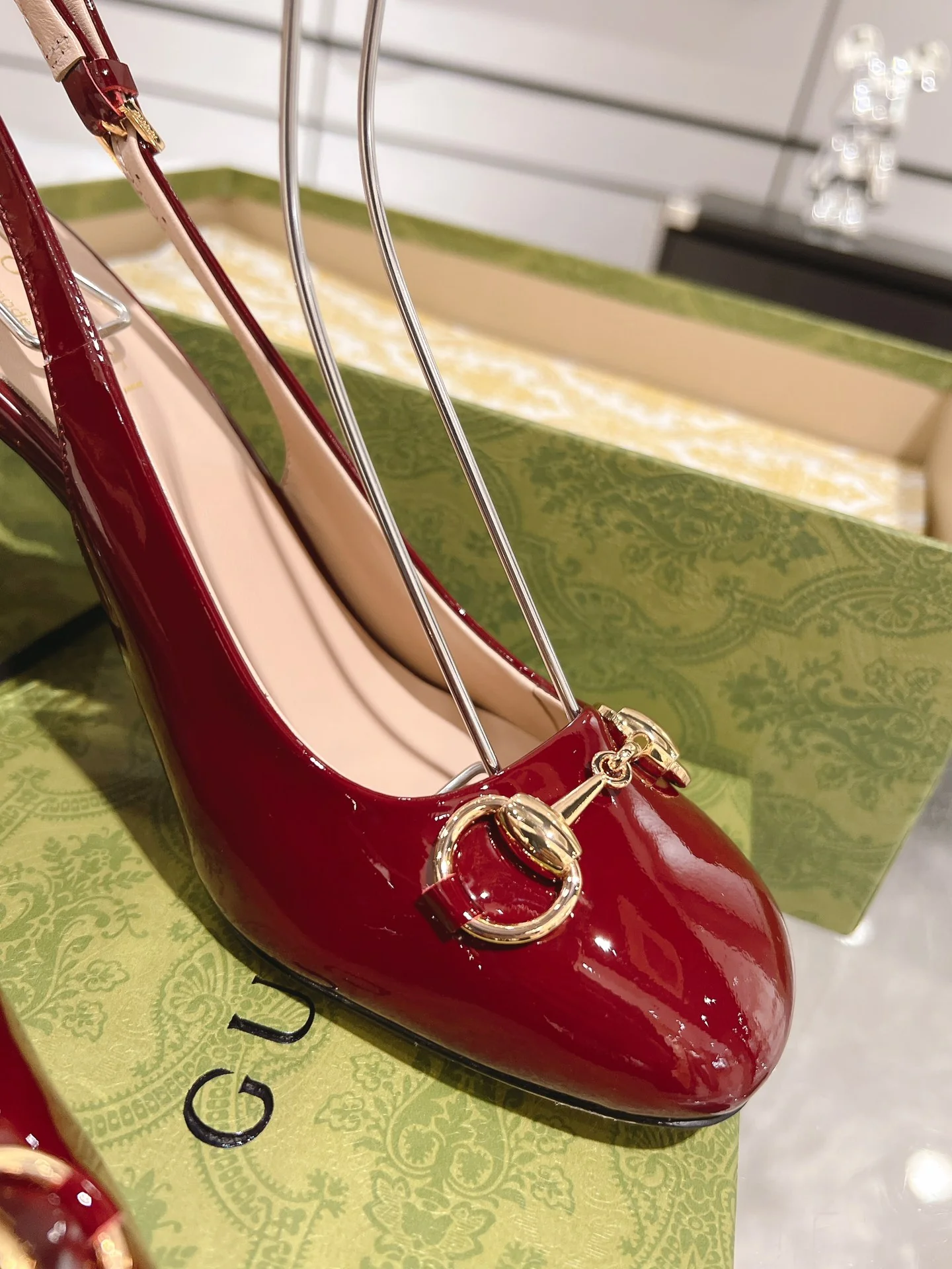 Gucc 26ss rhinestone slingback chunky high heel