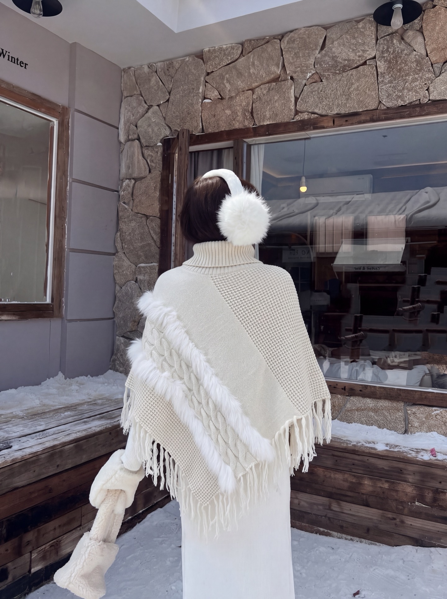 Fen 26fw fur-trim cape jacket