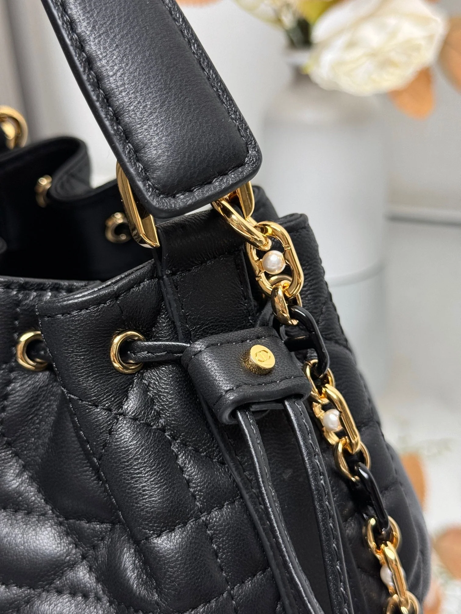 D Small Jolie Bucket Bag
