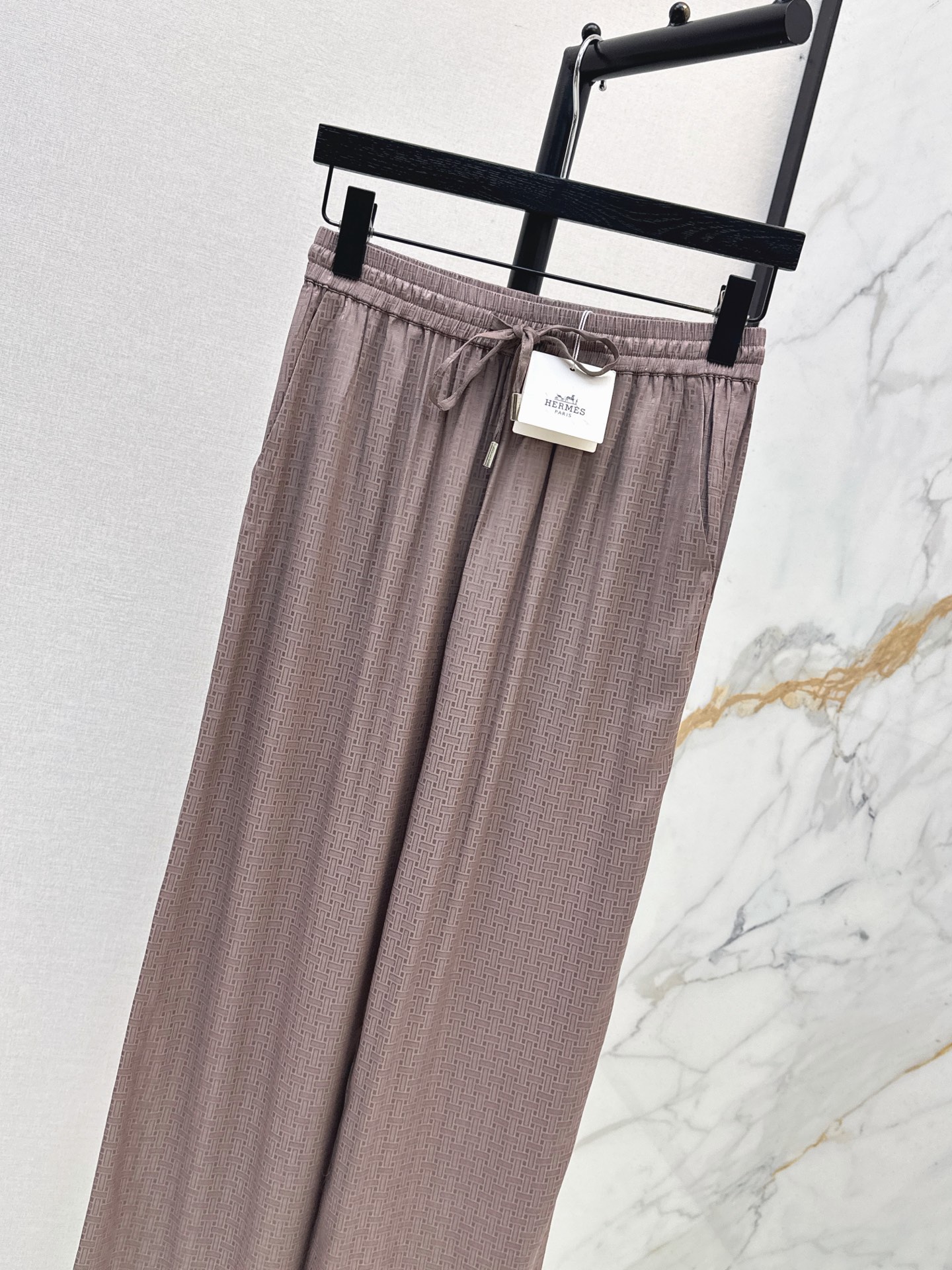 Her 26fw straight-leg pants