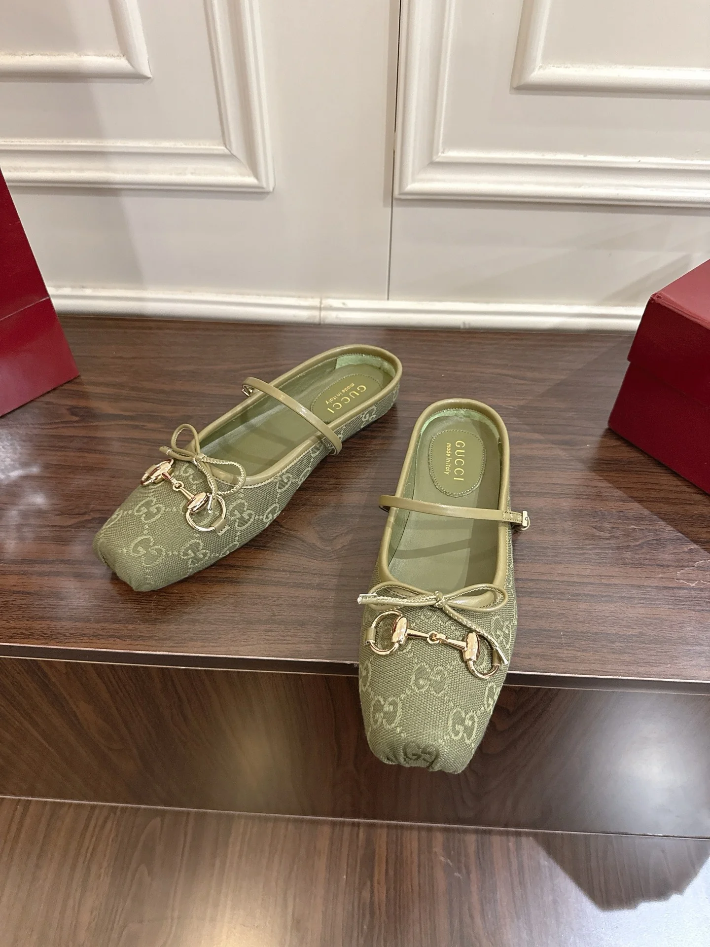 Guc 25fw mules
