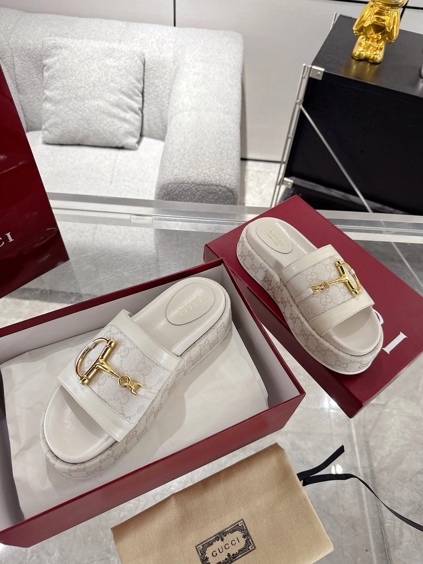 Gucc 25fw thick slippers