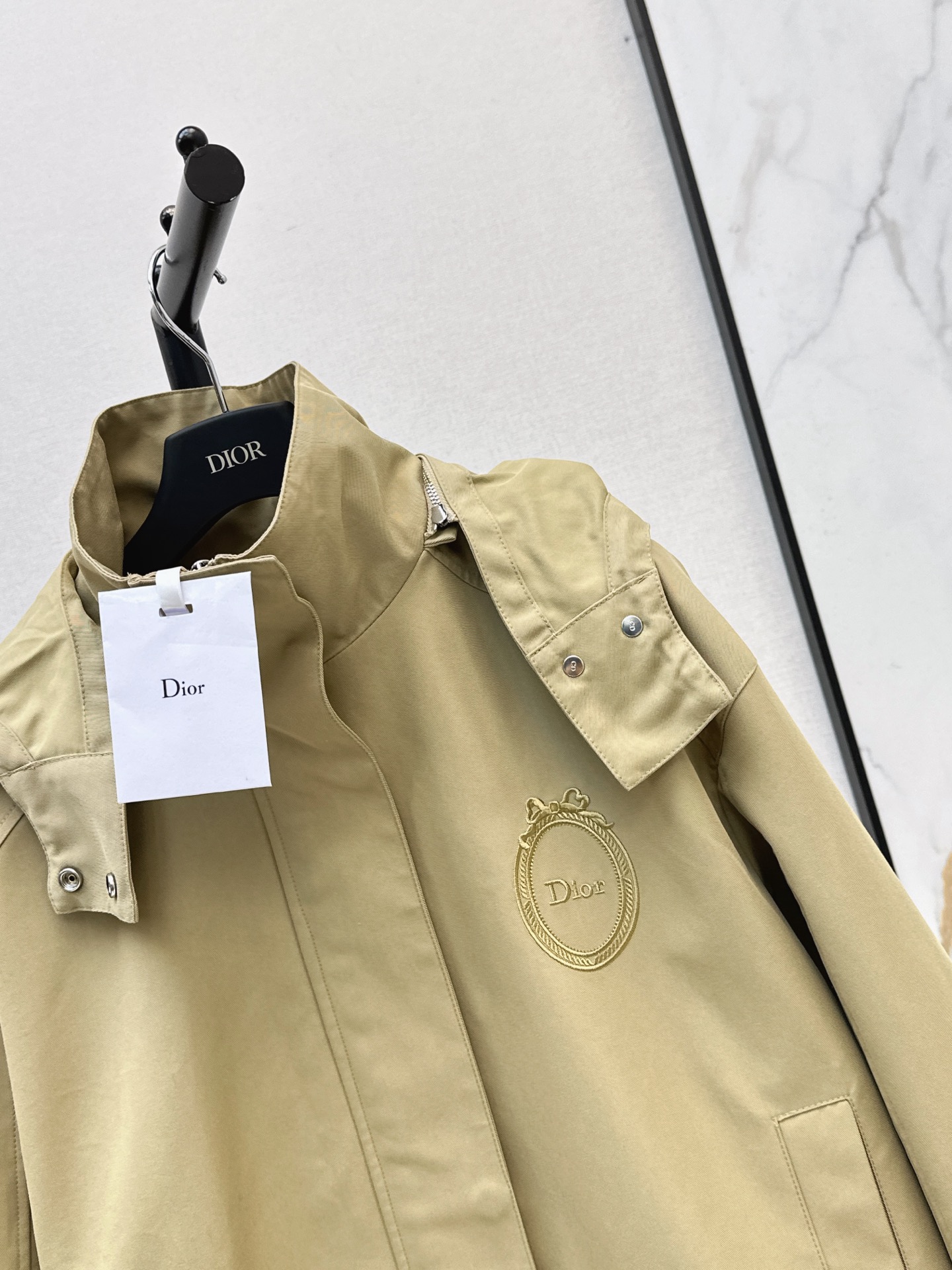 CD 26fw hooded cropped trench coats