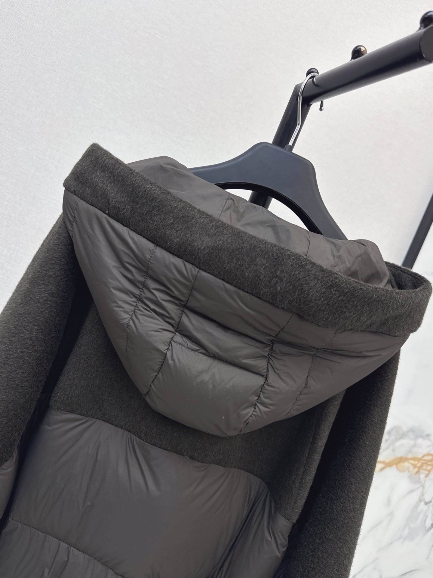 Max 26fw wool contract hooded down jacket