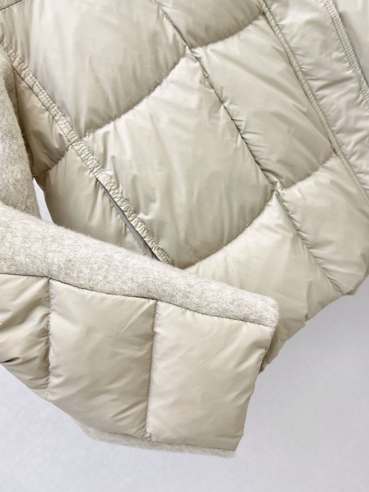 Max 26fw hooded wool contract down jacket
