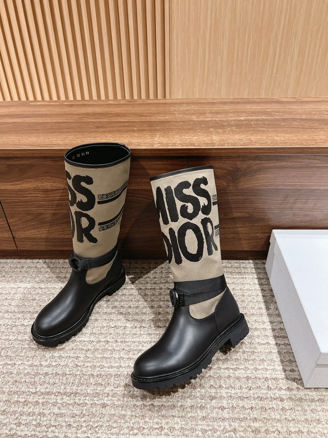 CD 25fw half boots