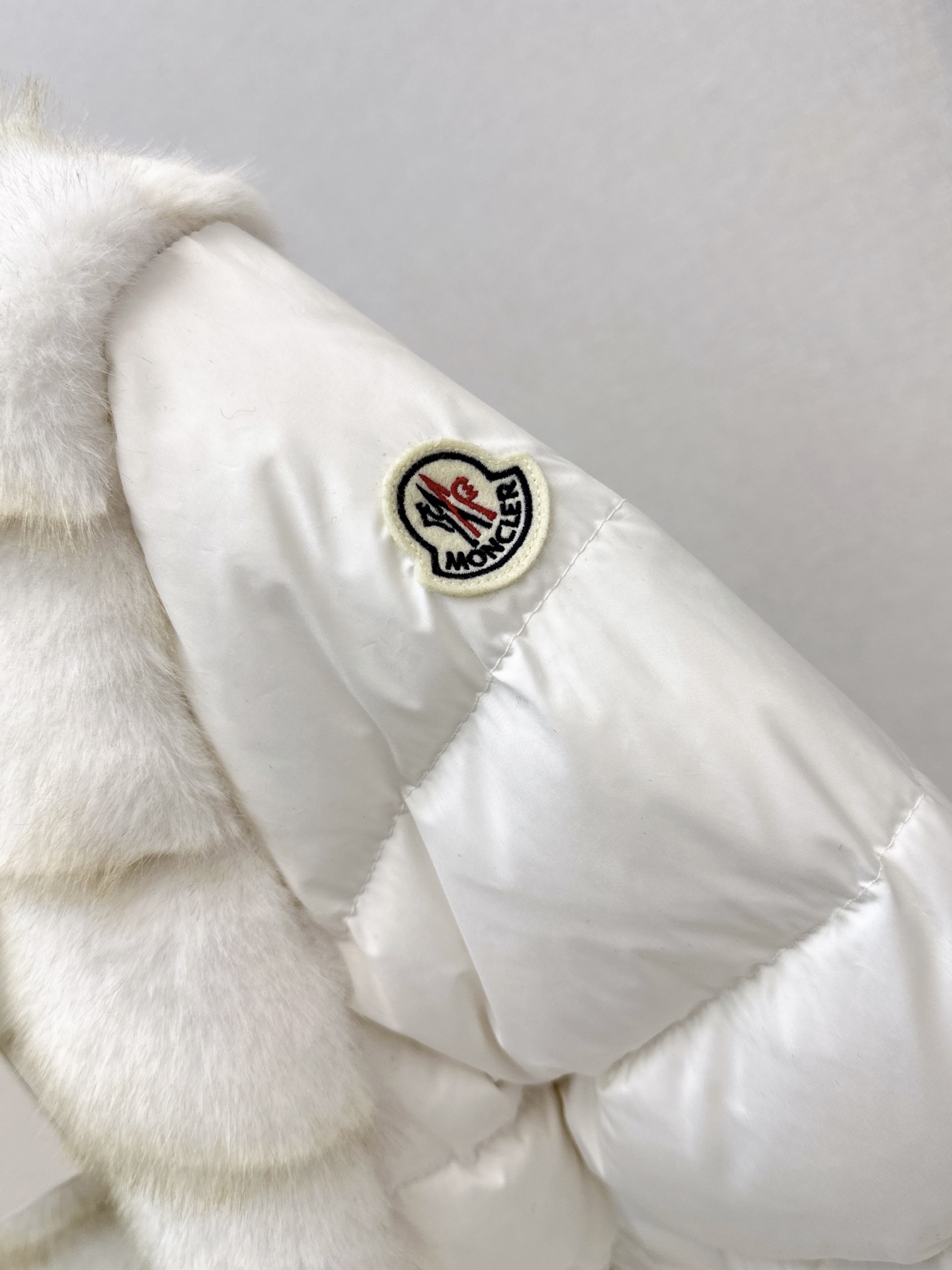 Monc 26fw fur belted down jacket