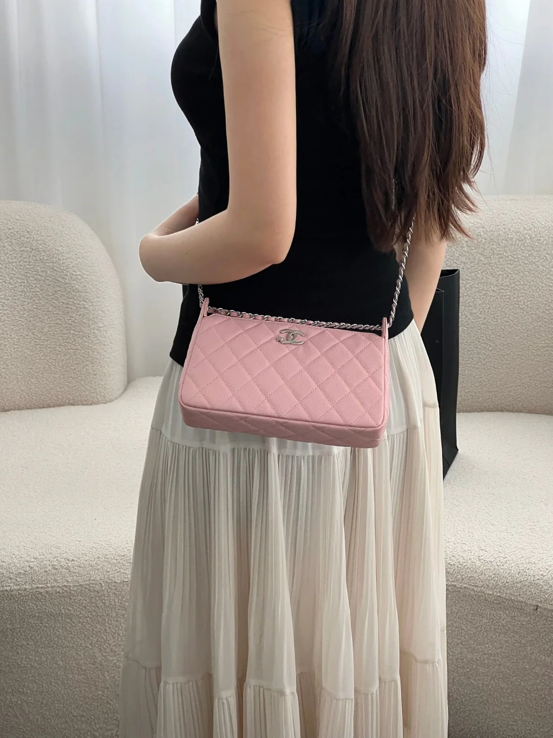 Chan 25B wallet on chain shoulder bags