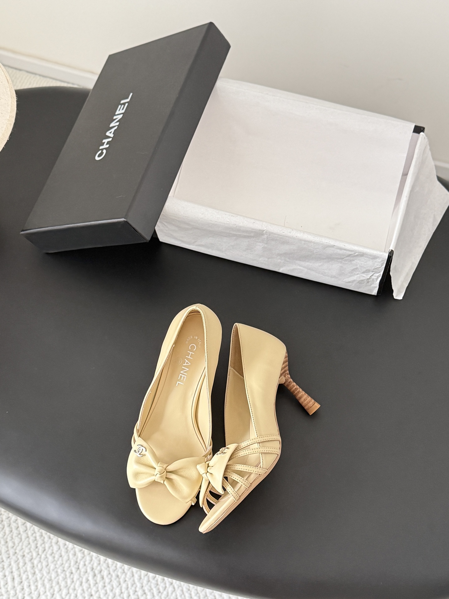 Chan 26ss peep toe heels