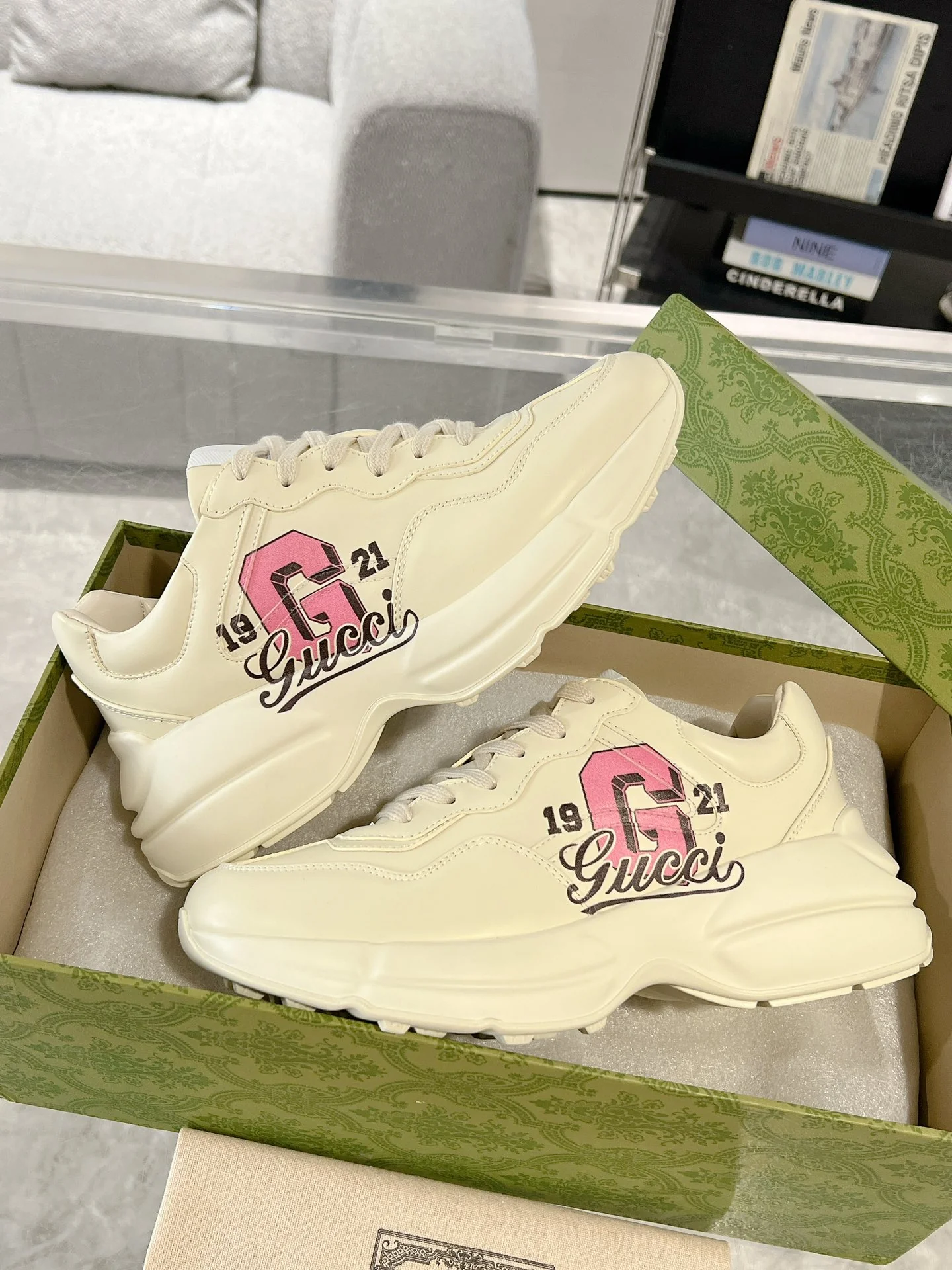 Gucc 25fw rhyton series dad's shoes