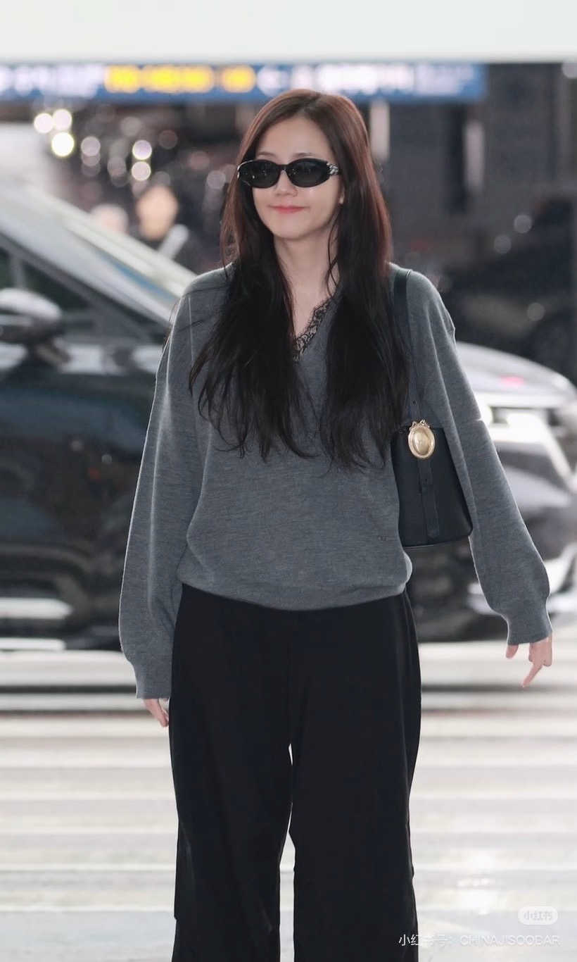 CD 26fw lace contract sweater