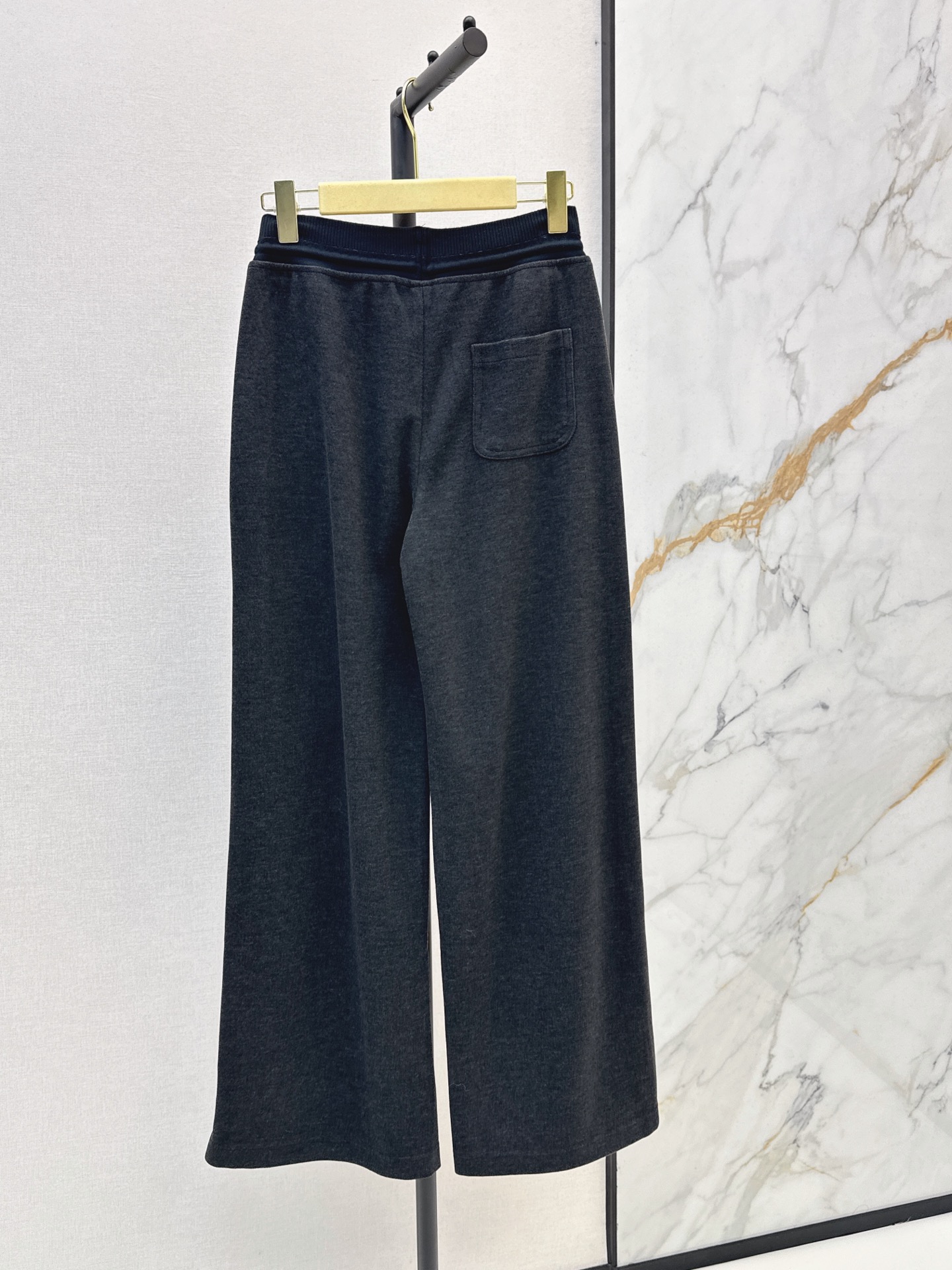 Miu 26fw darwstring pants sets