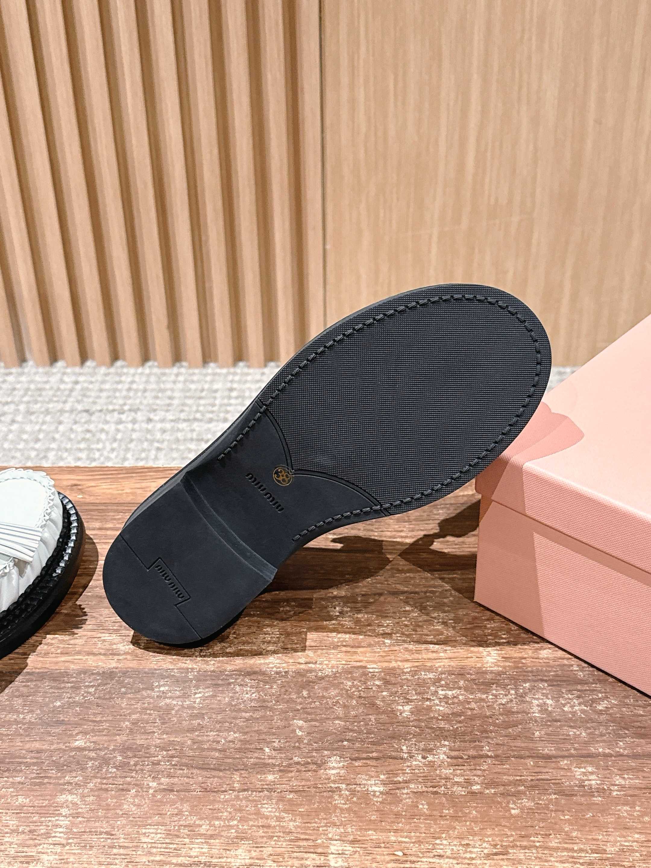 Miu 25fw loafer shoes