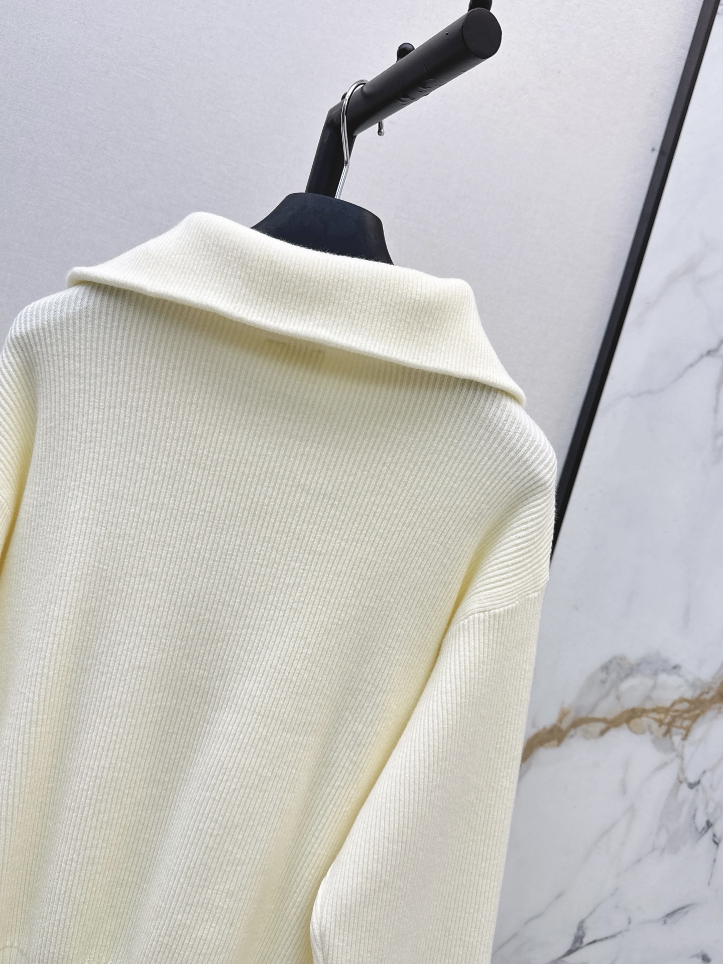 Chan 26fw zip-half knit sweater