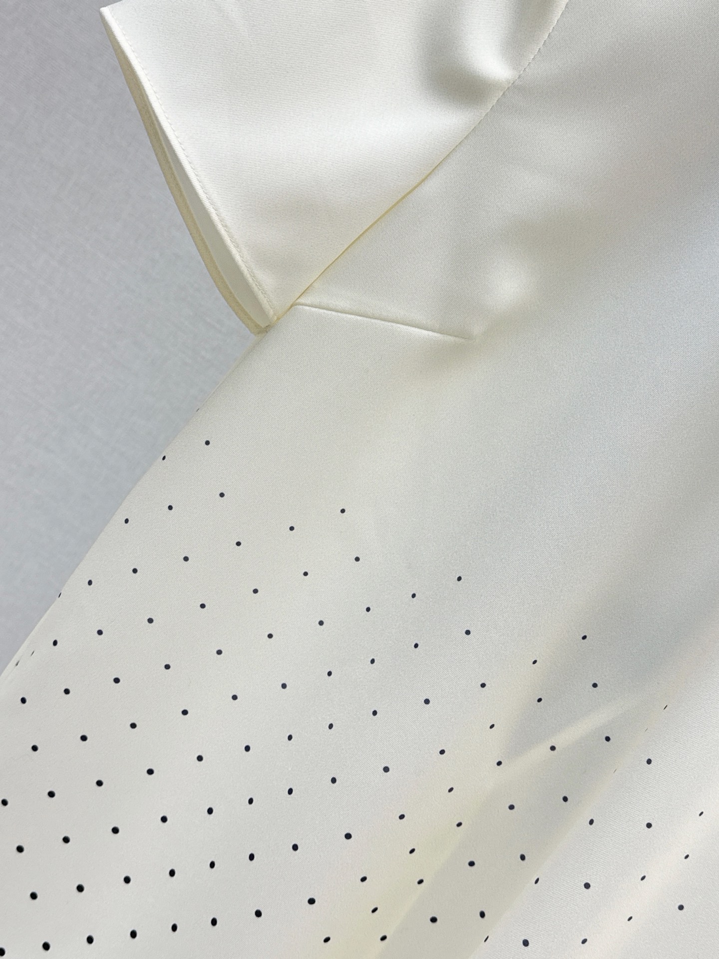 CD 26fw pokla dot shirt