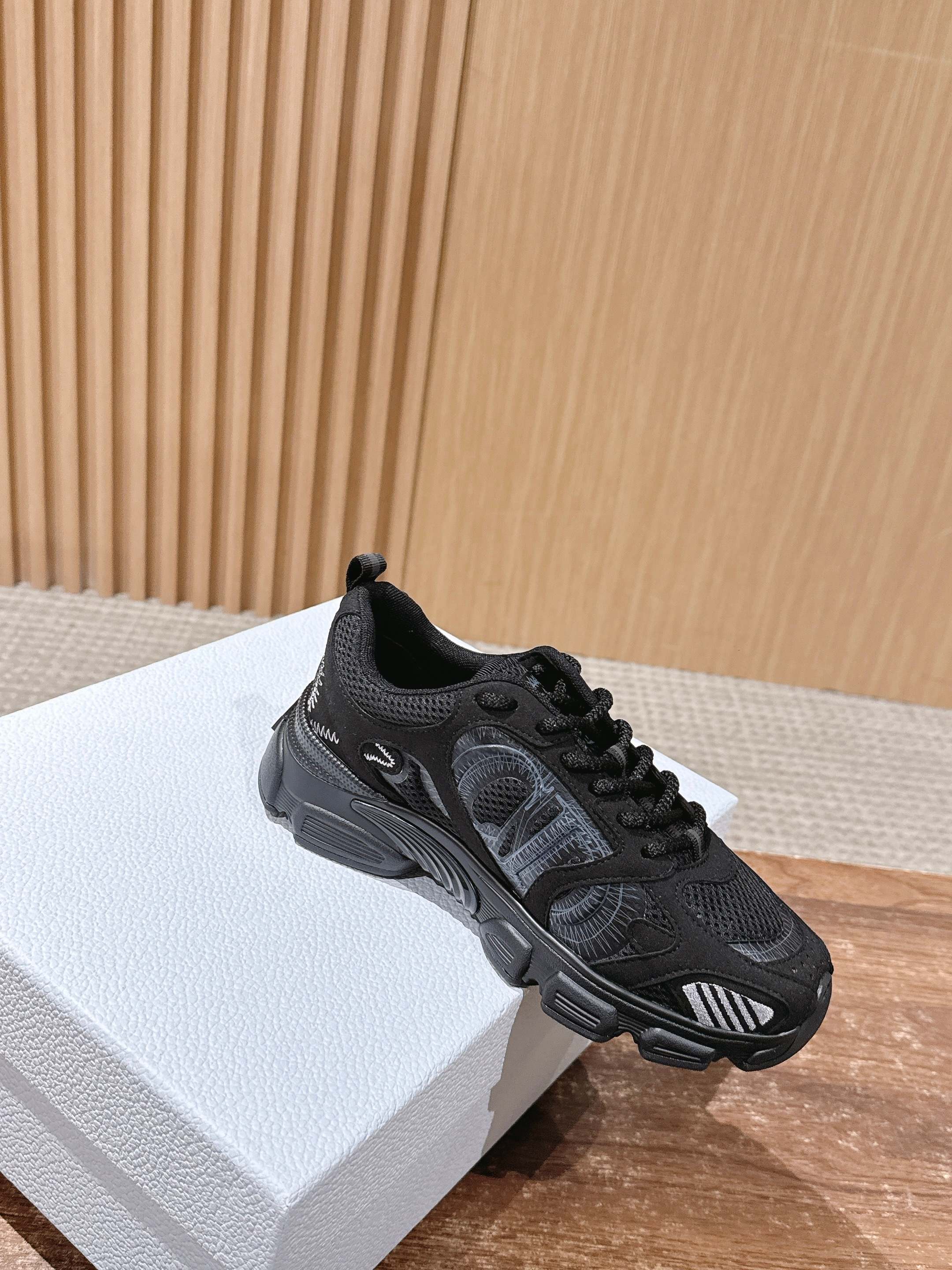 Dio 25fw clunky sneaker