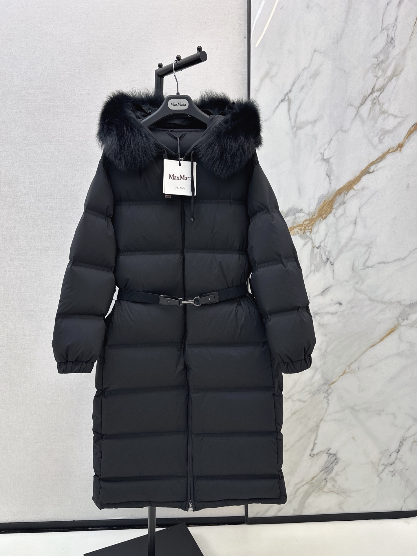 Max 26fw long belted hooded down jacket