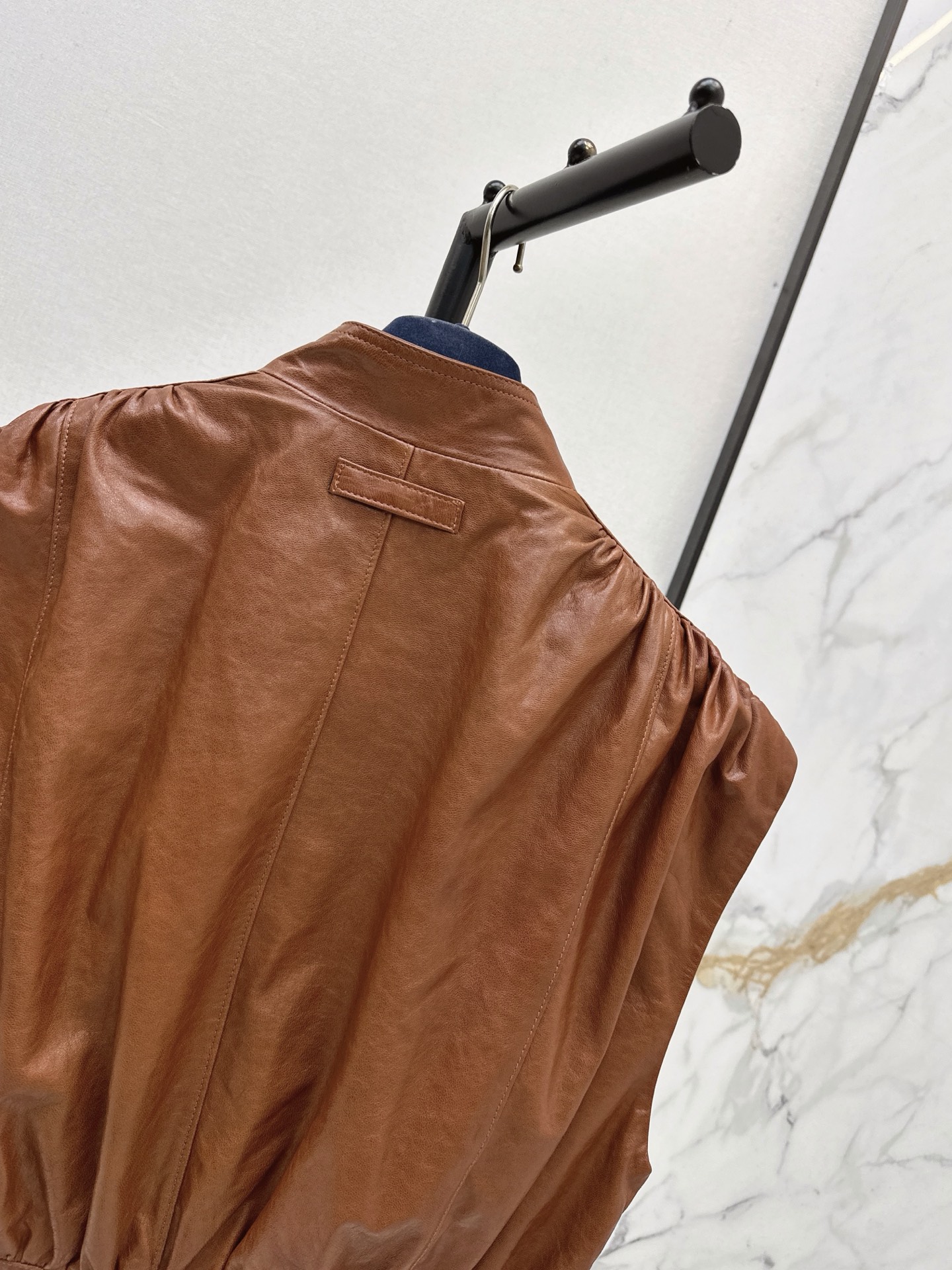 Loui 26fw leather vest jacket